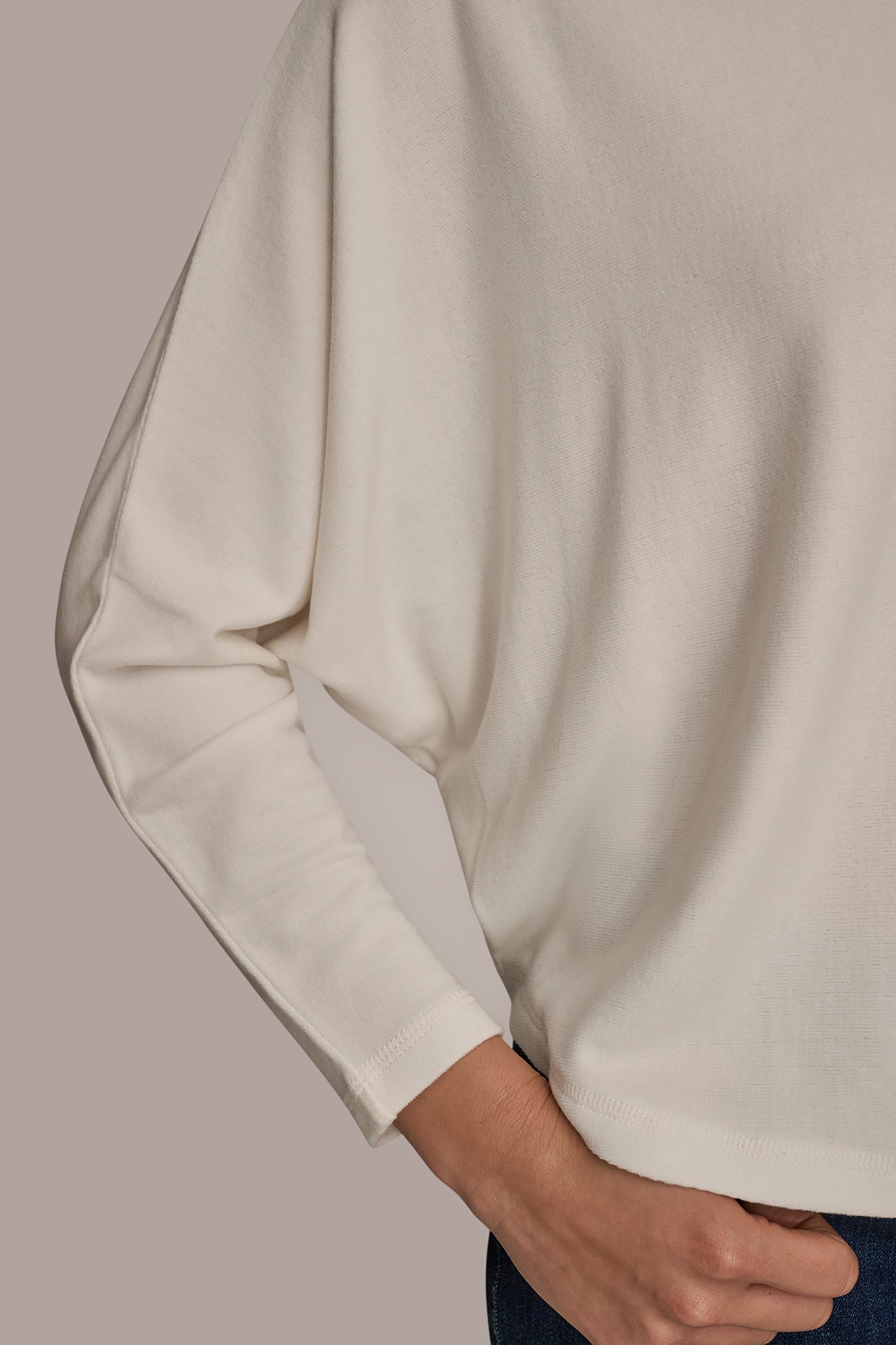 MOCK NECK LONG SLEEVE TOP VIEW 5 | Donna Karan Weekend MOCK NECK LONG SLEEVE TOP VIEW 5 | Donna Karan Weekend