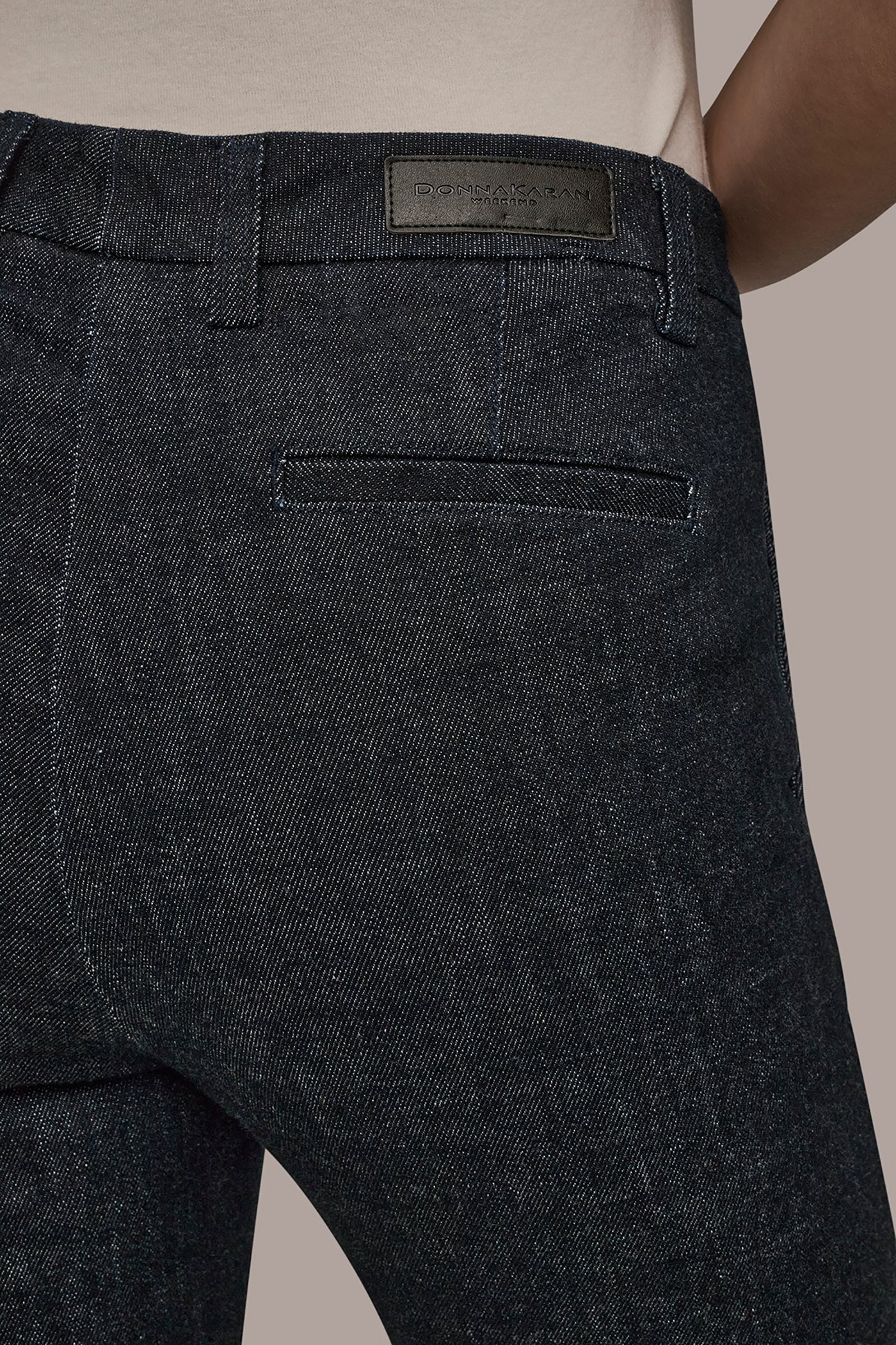 THE DONNA MID RISE MODERN TROUSER VIEW 5 | Donna Karan Weekend THE DONNA MID RISE MODERN TROUSER VIEW 5 | Donna Karan Weekend