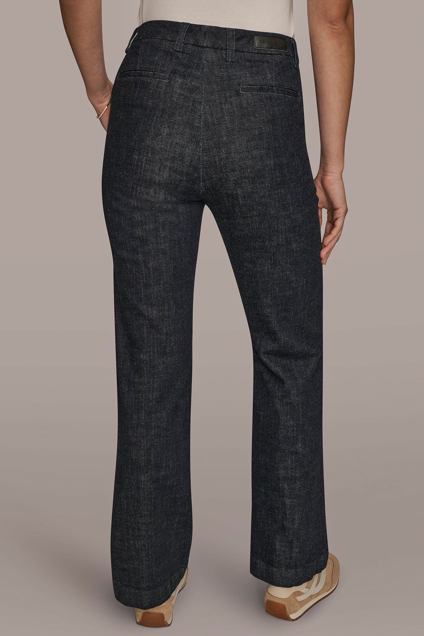 THE DONNA MID RISE MODERN TROUSER | View 2 | Donna Karan Weekend THE DONNA MID RISE MODERN TROUSER | View 2 | Donna Karan Weekend