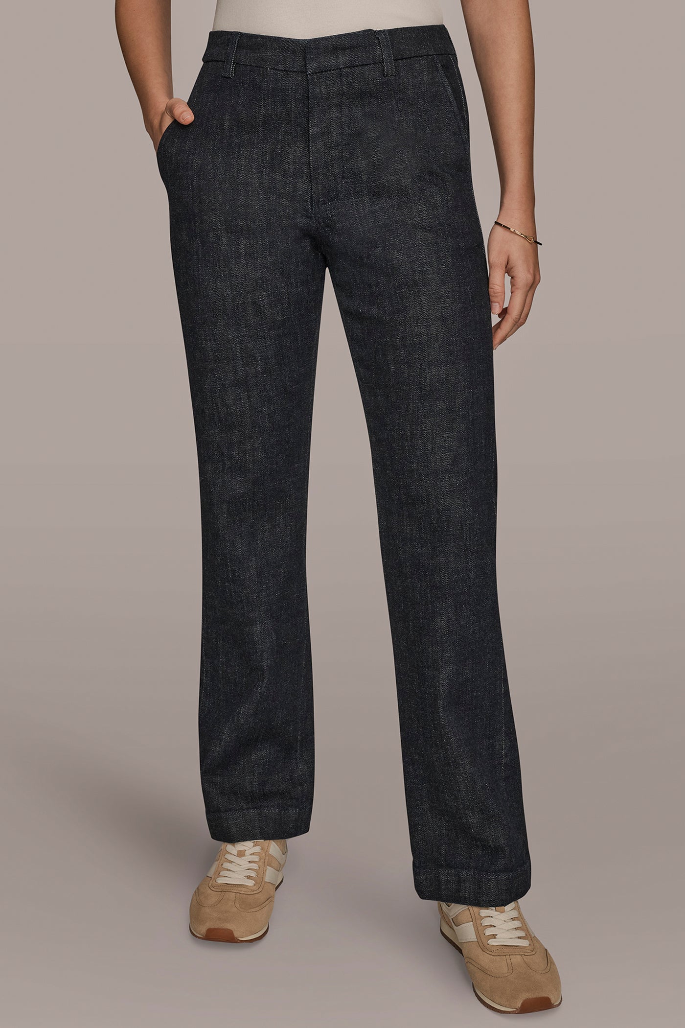 THE DONNA MID RISE MODERN TROUSER | View 1 | Donna Karan Weekend THE DONNA MID RISE MODERN TROUSER | View 1 | Donna Karan Weekend