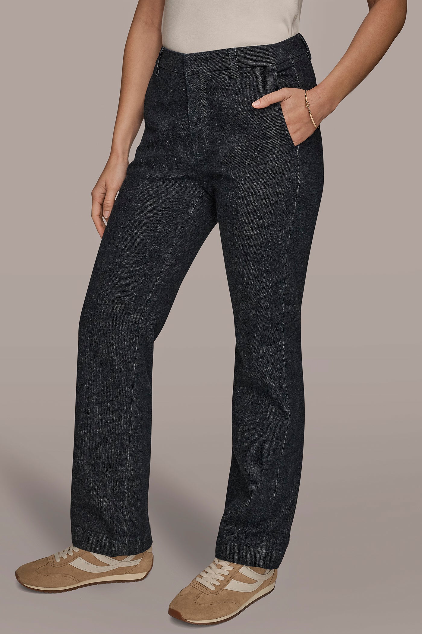 THE DONNA MID RISE MODERN TROUSER VIEW 3 | Donna Karan Weekend THE DONNA MID RISE MODERN TROUSER VIEW 3 | Donna Karan Weekend