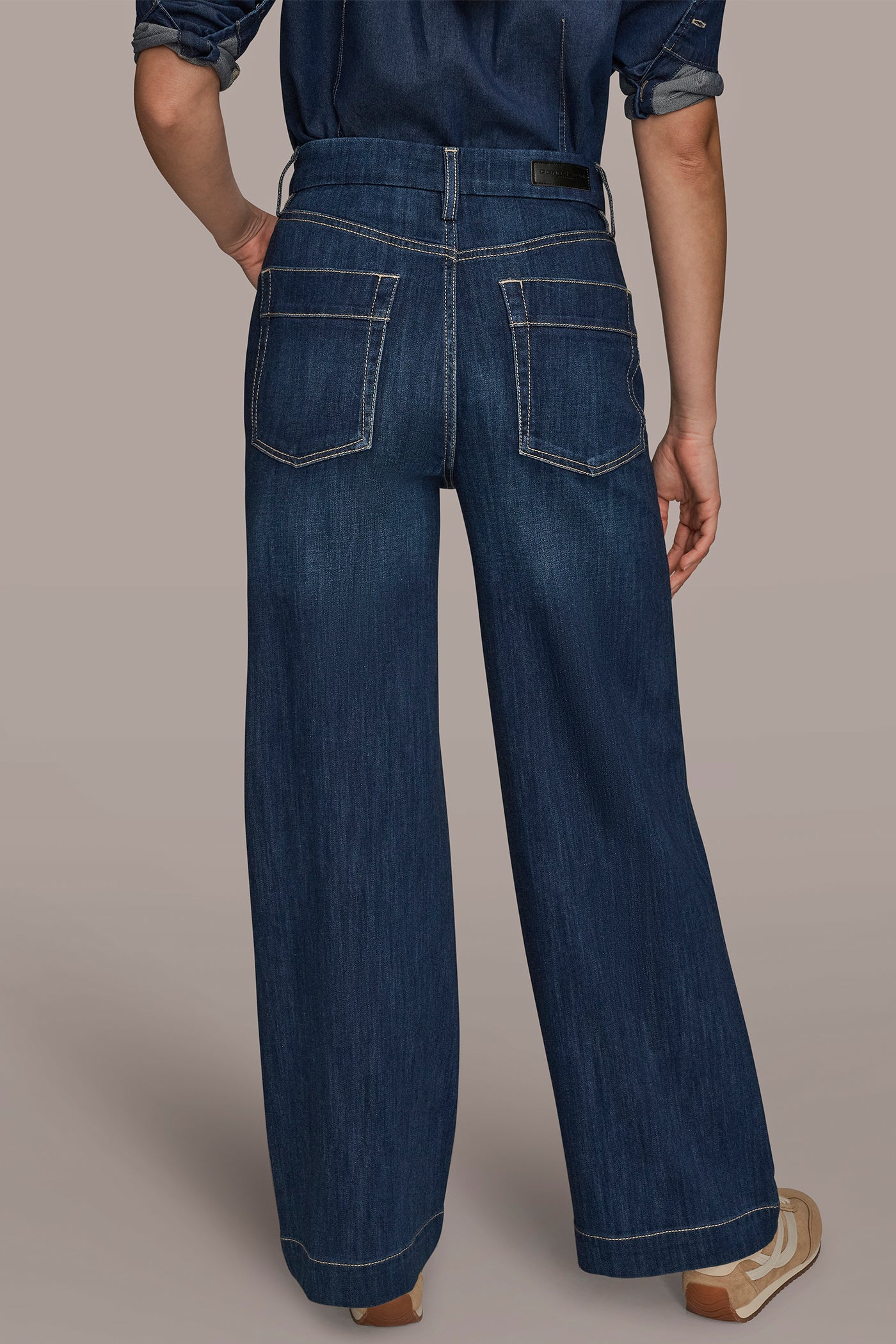 THE DONNA HIGH RISE MODERN WIDE LEG INSEAM 30 | View 2 | Donna Karan Weekend THE DONNA HIGH RISE MODERN WIDE LEG INSEAM 30 | View 2 | Donna Karan Weekend