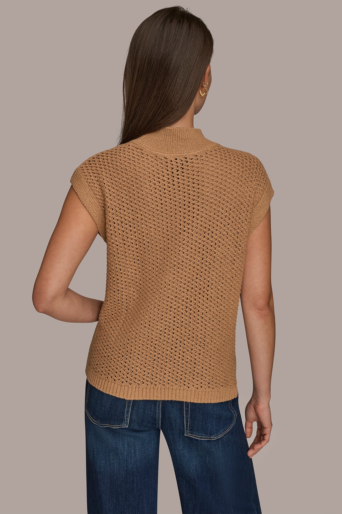 SLEEVELESS BOXY OPEN STITCH MOCK NECK | View 2 | Donna Karan Weekend SLEEVELESS BOXY OPEN STITCH MOCK NECK | View 2 | Donna Karan Weekend