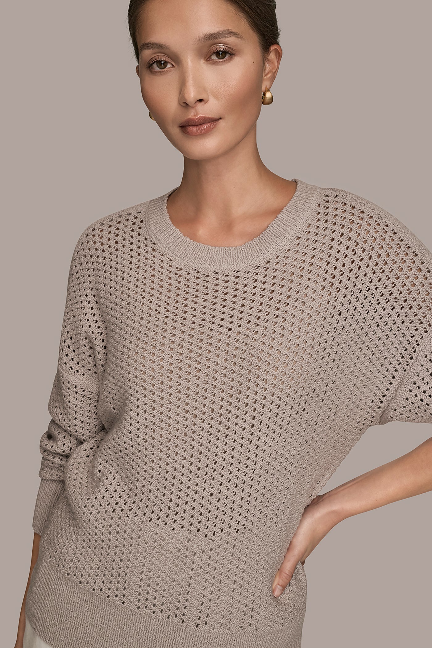 BRACELET SLEEVE OPEN STITCH CREW NECK VIEW 6 | Donna Karan Weekend BRACELET SLEEVE OPEN STITCH CREW NECK VIEW 6 | Donna Karan Weekend