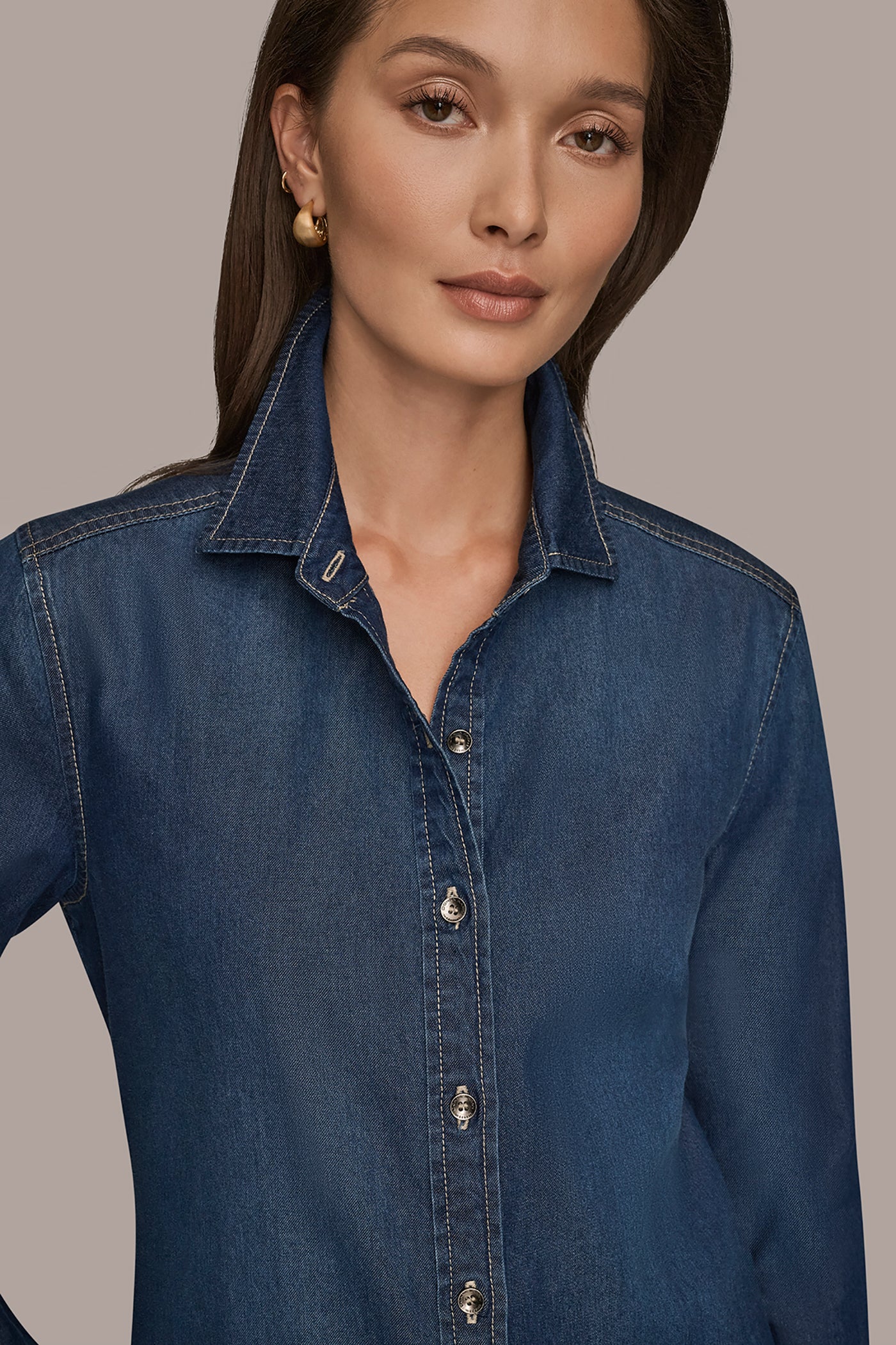 THE DONNA CLASSIC BUTTON DOWN VIEW 4 | Donna Karan Weekend THE DONNA CLASSIC BUTTON DOWN VIEW 4 | Donna Karan Weekend