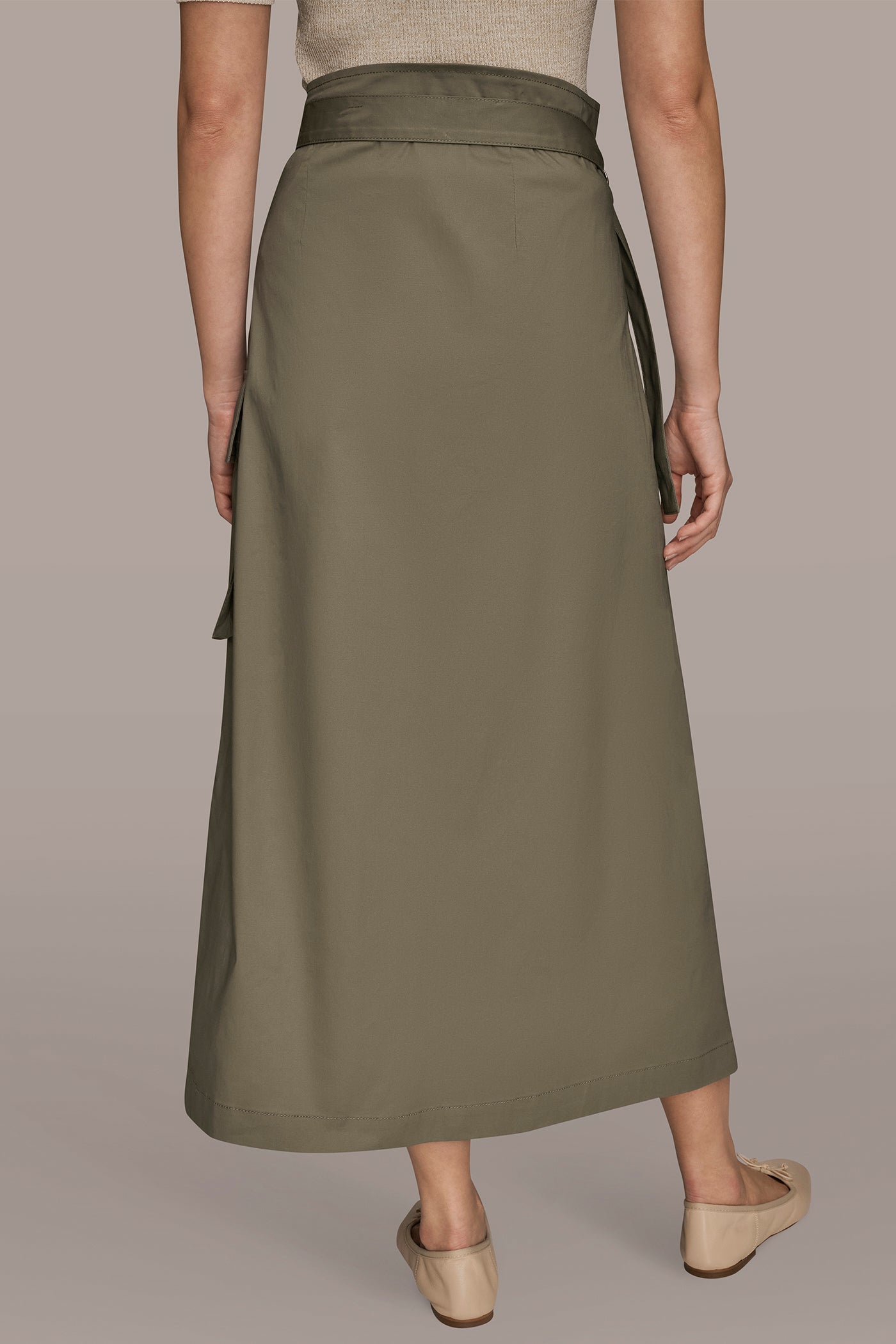 ASYMMETRICAL WRAP SKIRT WITH CARGO POCKET | View 2 | Donna Karan Weekend ASYMMETRICAL WRAP SKIRT WITH CARGO POCKET | View 2 | Donna Karan Weekend