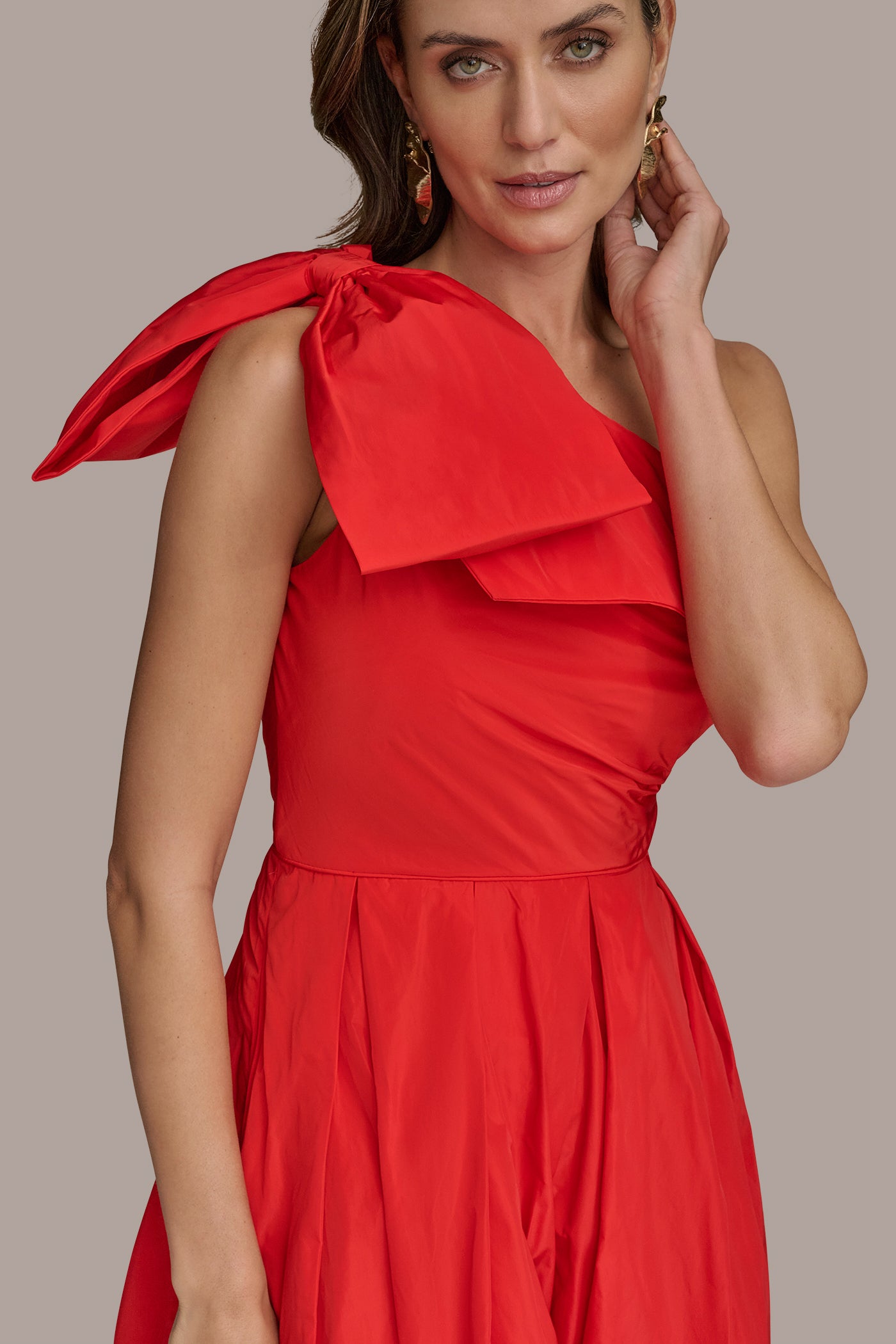 ONE-SHOULDER BOW-EMBELLISHED BALL GOWN VIEW 6 ONE-SHOULDER BOW-EMBELLISHED BALL GOWN VIEW 6