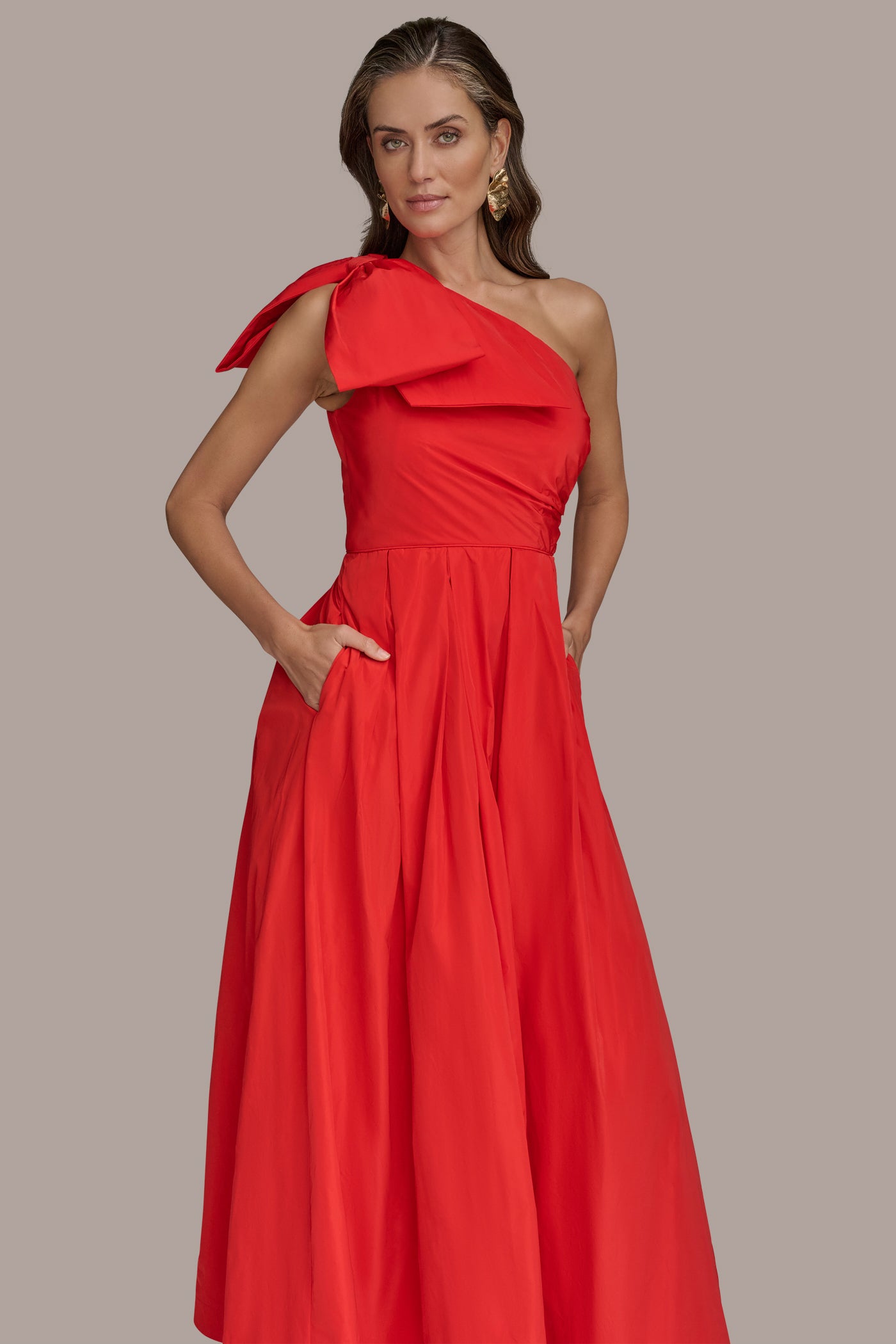 ONE-SHOULDER BOW-EMBELLISHED BALL GOWN VIEW 5 ONE-SHOULDER BOW-EMBELLISHED BALL GOWN VIEW 5