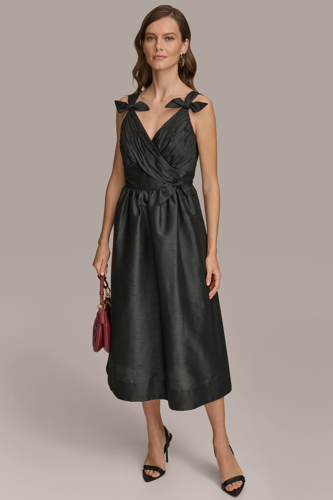 A LINE DRESS WITH BOWS | View 1 | Black Dresses A LINE DRESS WITH BOWS | View 1 | Black Dresses