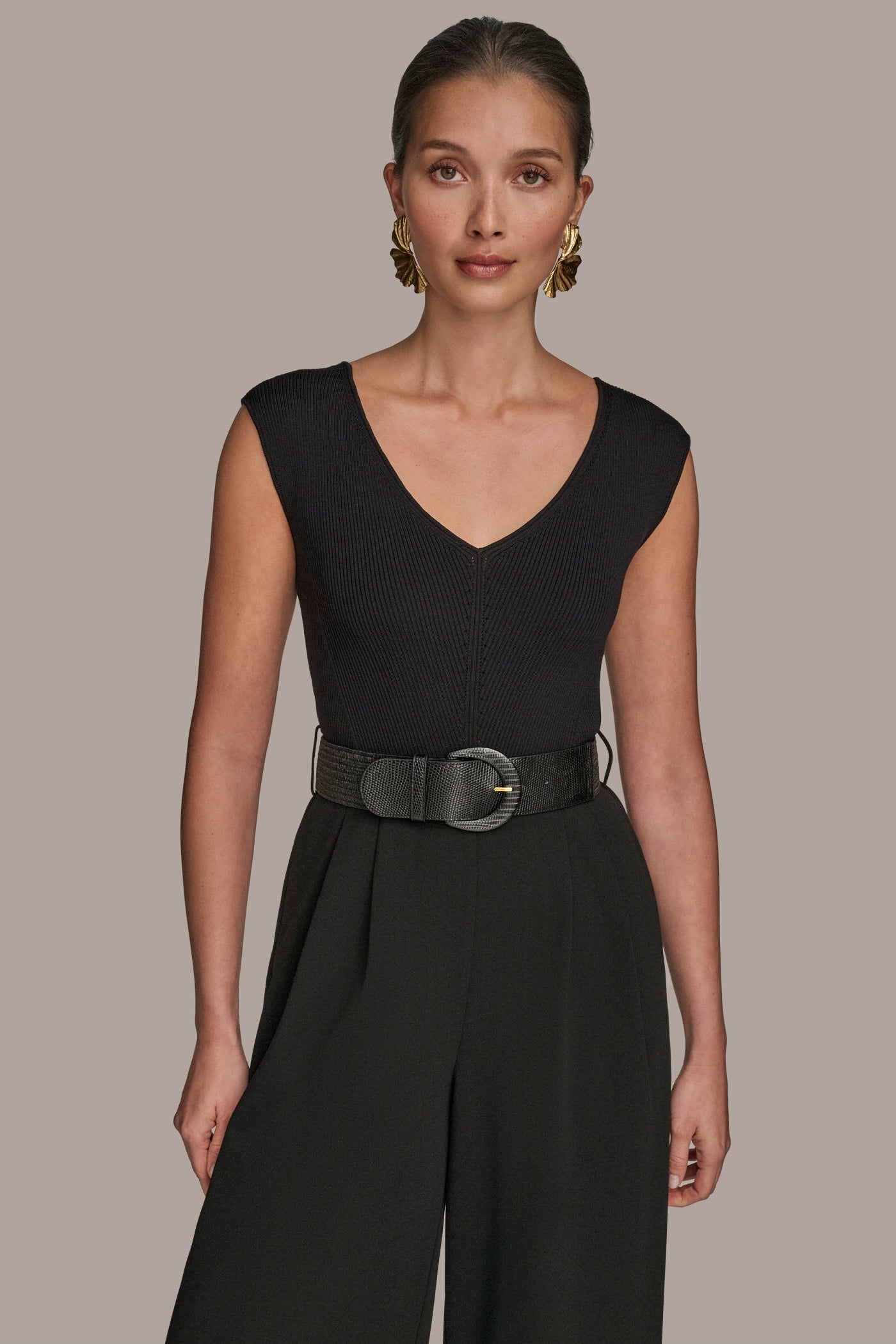 V-NECK WIDE-LEG JUMPSUIT VIEW 4 V-NECK WIDE-LEG JUMPSUIT VIEW 4