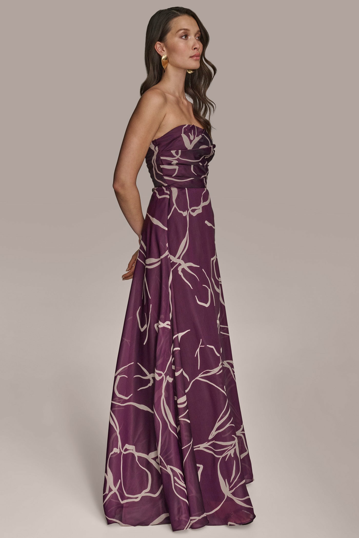 STRAPLESS BALL GOWN VIEW 3 | Clothing STRAPLESS BALL GOWN VIEW 3 | Clothing