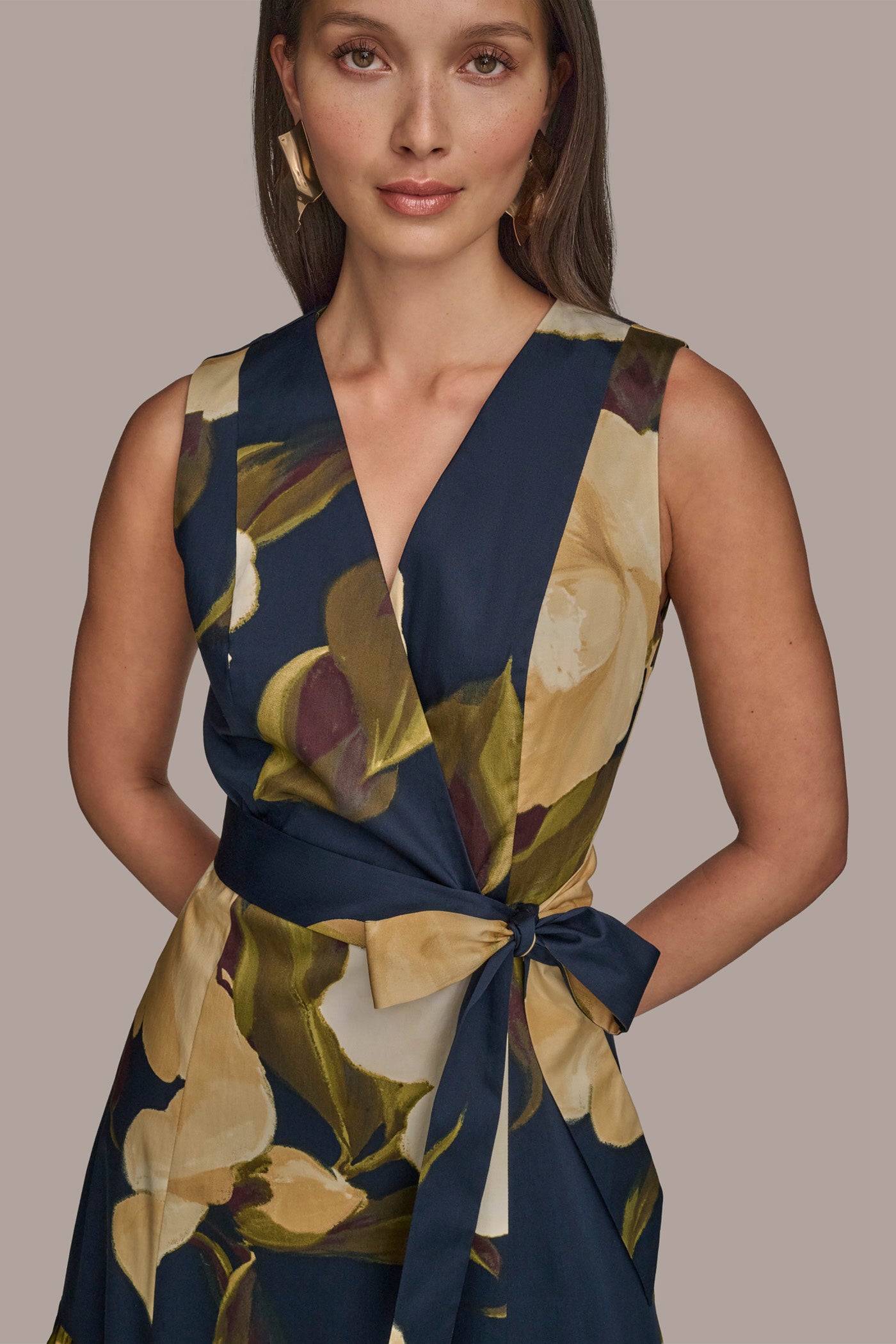 WRAP-EFFECT FLORAL DRESS VIEW 6 WRAP-EFFECT FLORAL DRESS VIEW 6
