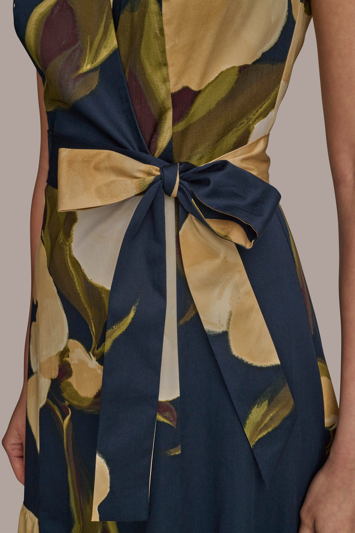 WRAP-EFFECT FLORAL DRESS VIEW 5 WRAP-EFFECT FLORAL DRESS VIEW 5