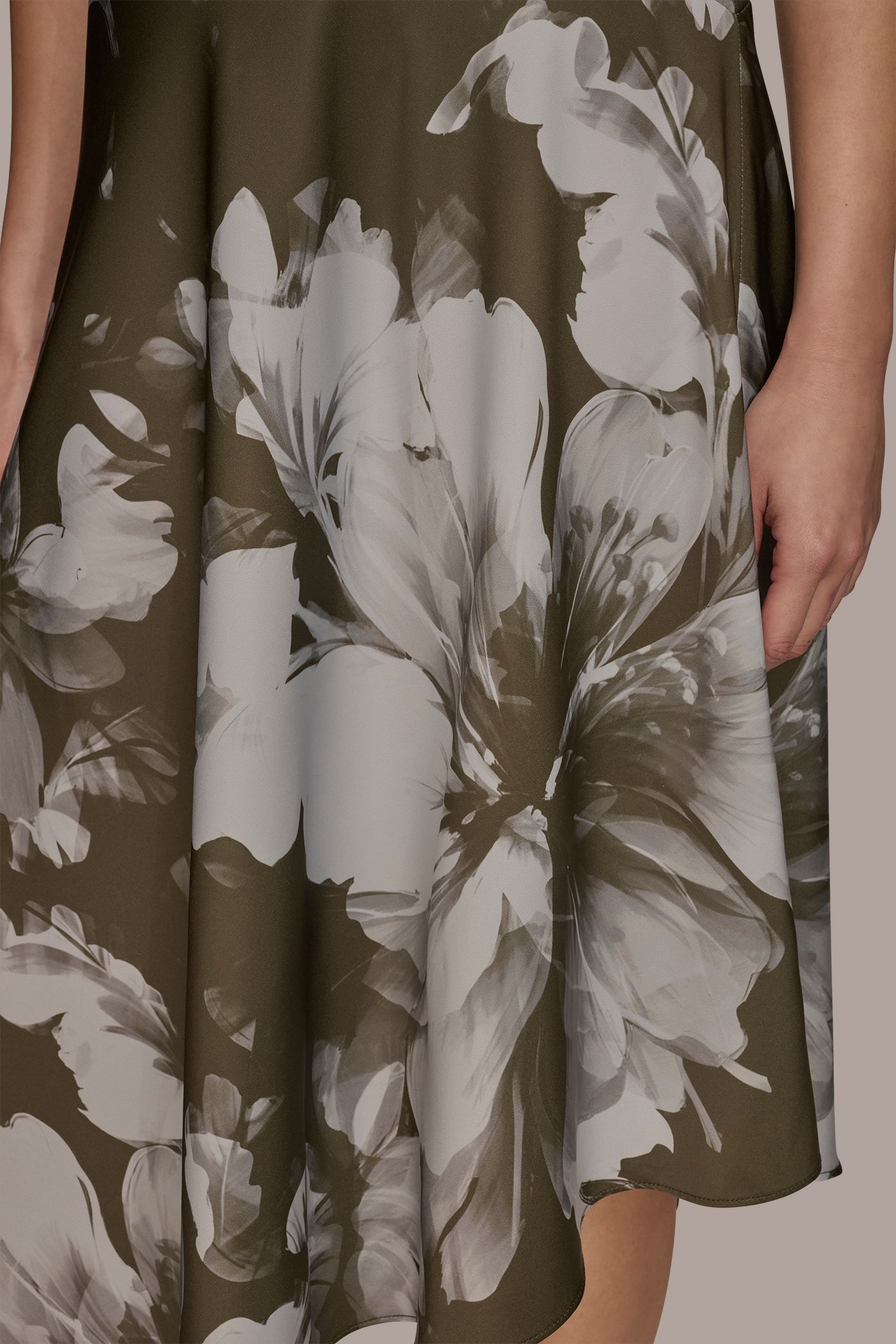 ASYMMETRIC FLORAL MIDI DRESS VIEW 6 ASYMMETRIC FLORAL MIDI DRESS VIEW 6