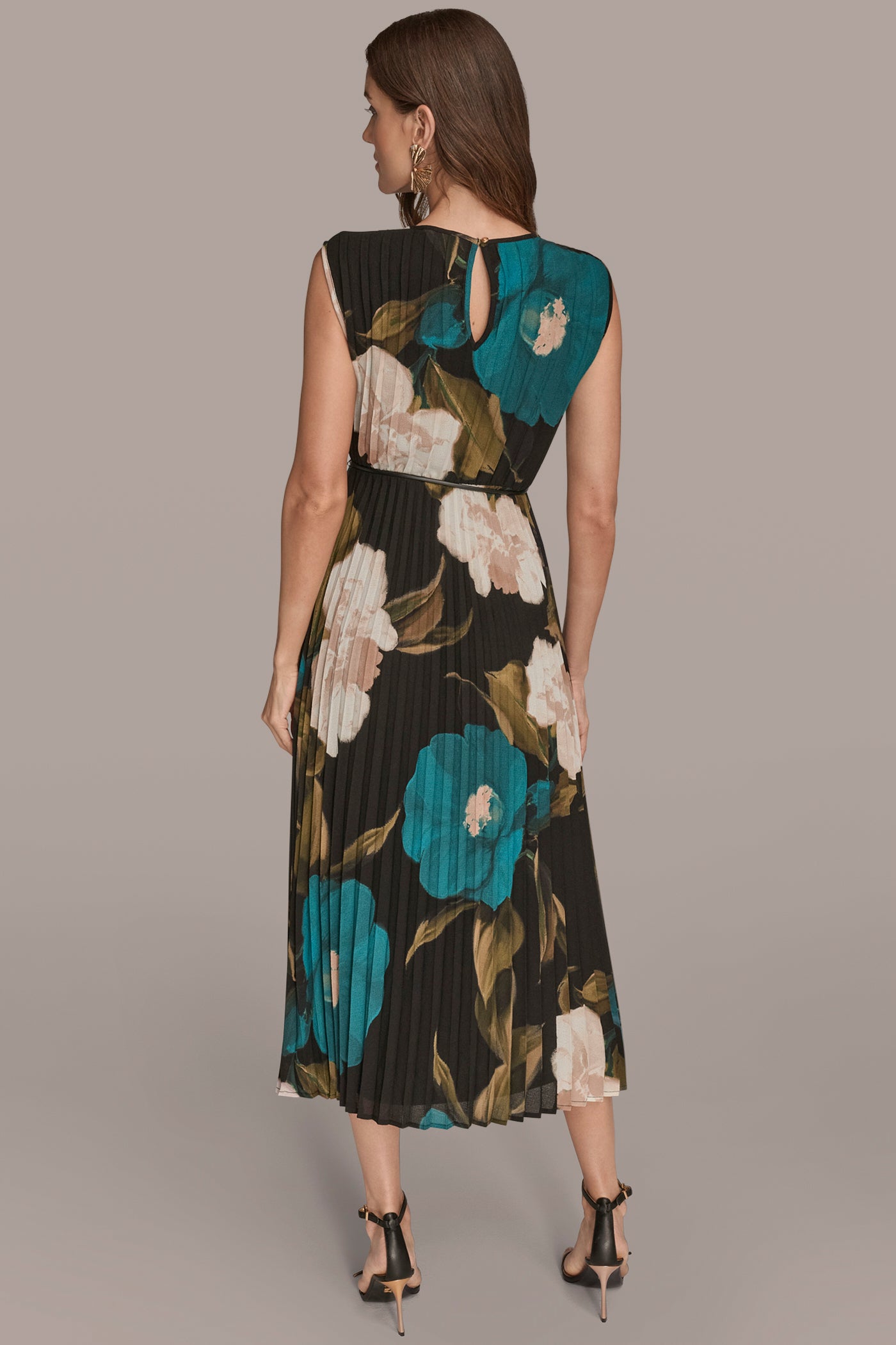 BELTED FLORAL PLEATED MAXI DRESS | View 2 | Fall Collection BELTED FLORAL PLEATED MAXI DRESS | View 2 | Fall Collection