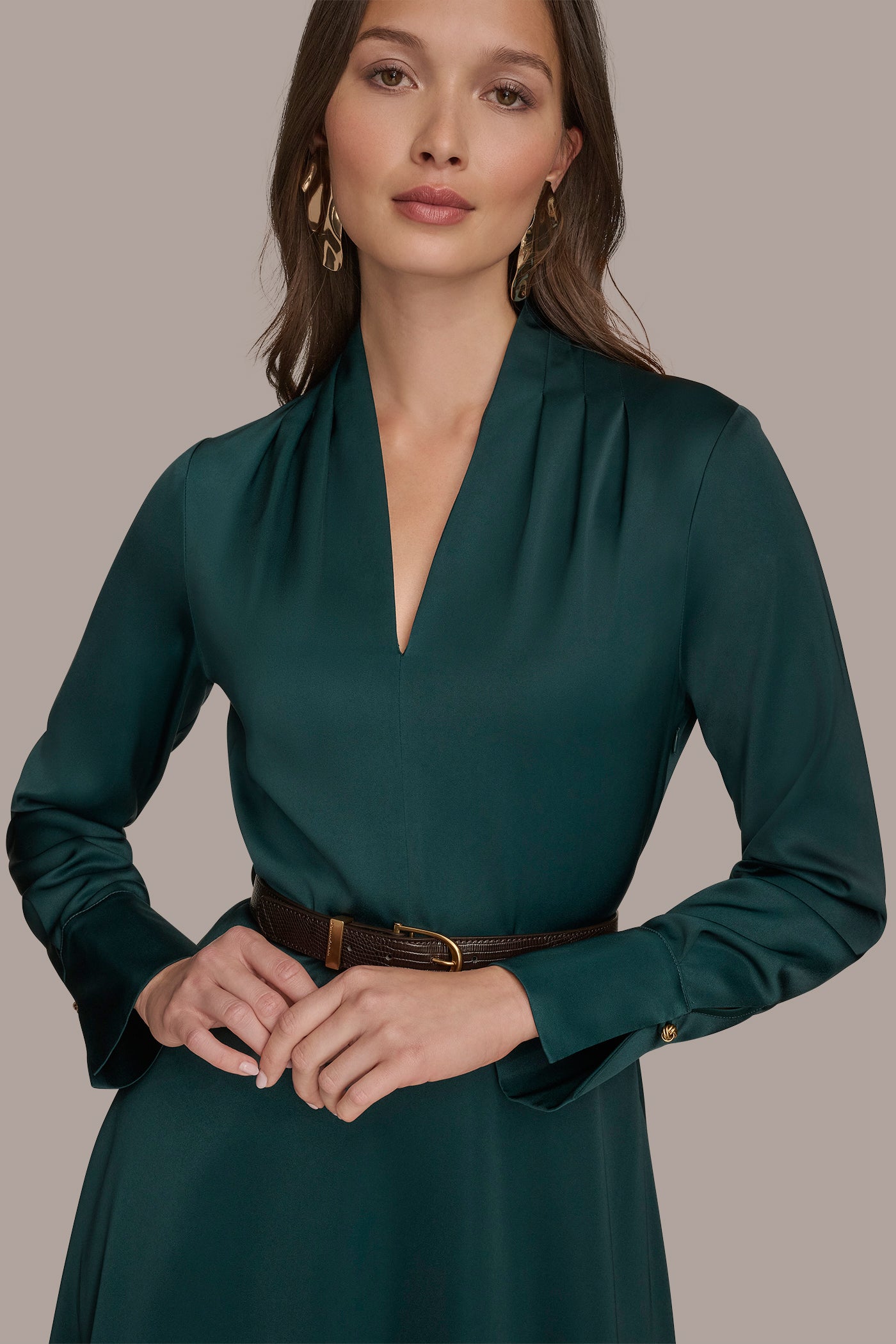 BELTED V-NECK MIDI DRESS VIEW 5 BELTED V-NECK MIDI DRESS VIEW 5
