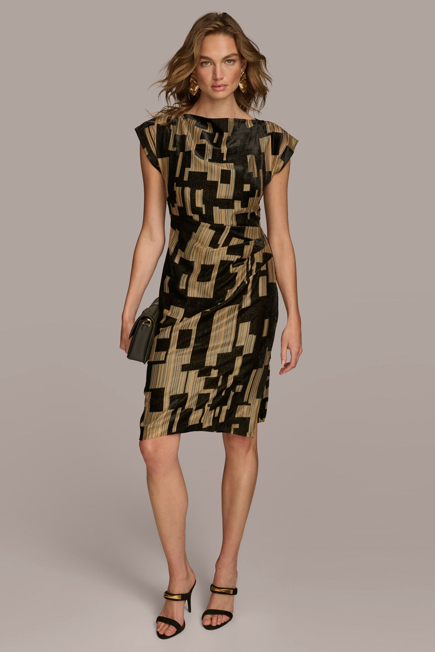 VELVET BURNOUT SHEATH DRESS | View 1 | BEST IN BLACK VELVET BURNOUT SHEATH DRESS | View 1 | BEST IN BLACK