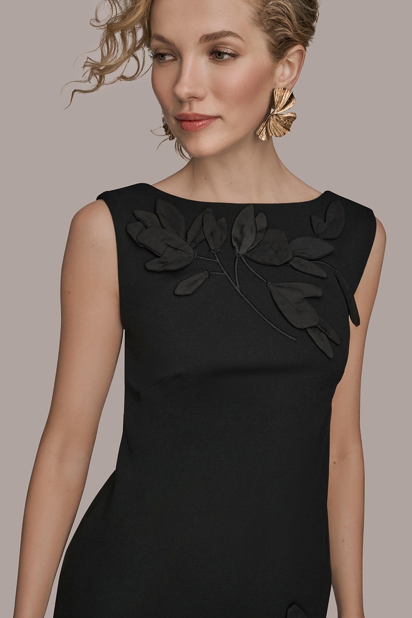 SLEEVELESS 3D FLORAL MIDI SHEATH VIEW 9 | Black Dresses SLEEVELESS 3D FLORAL MIDI SHEATH VIEW 9 | Black Dresses
