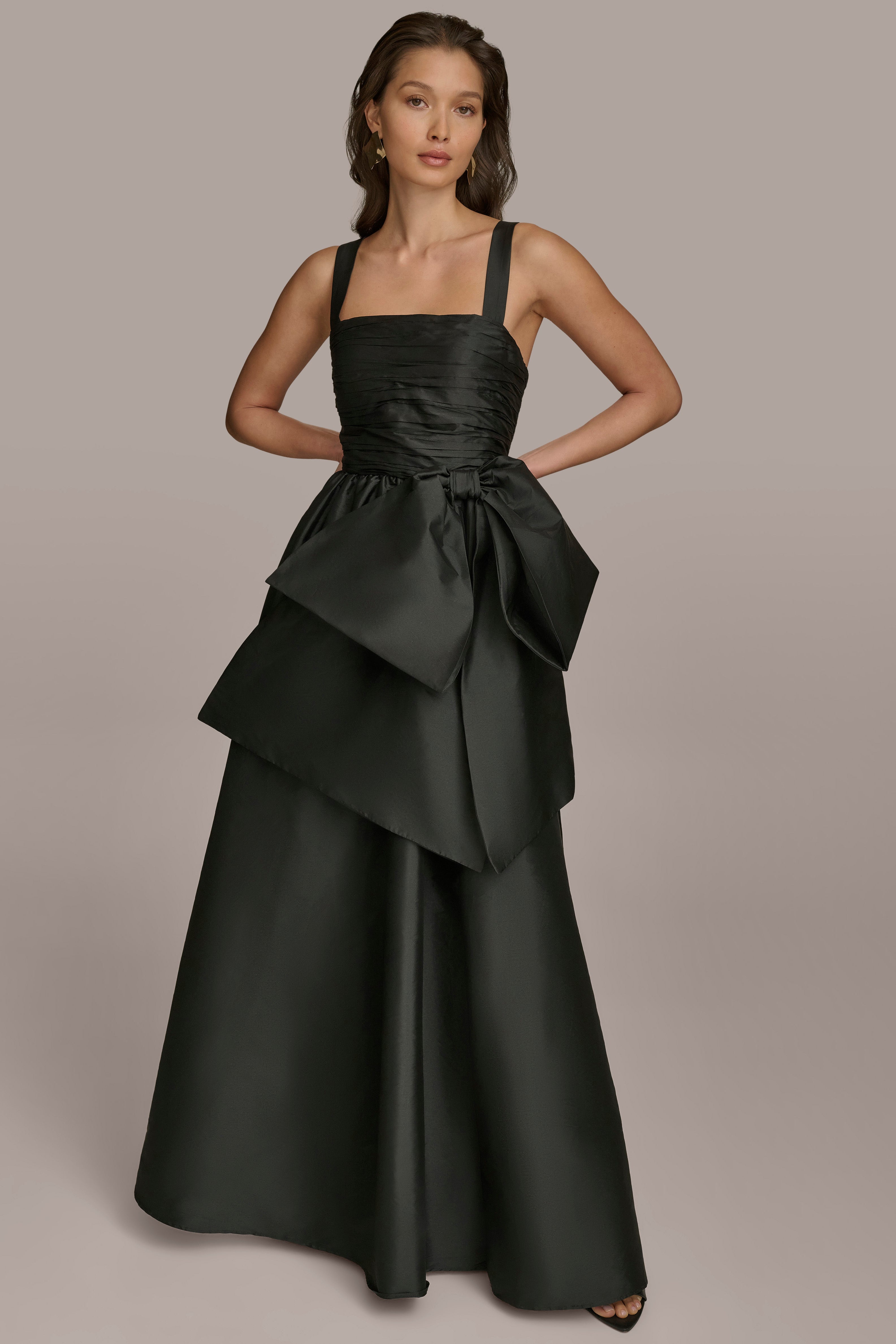 BALL GOWN WITH BIG BOW | View 1 | Black Dresses BALL GOWN WITH BIG BOW | View 1 | Black Dresses