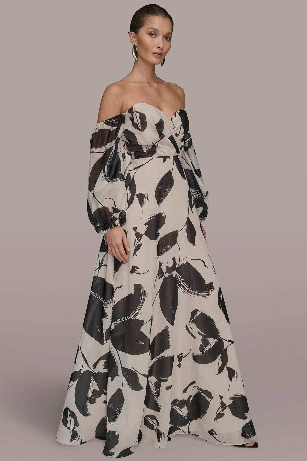 Donna Karan Women's Floral Print Sweetheart Neckline Puff Sleeve Gown