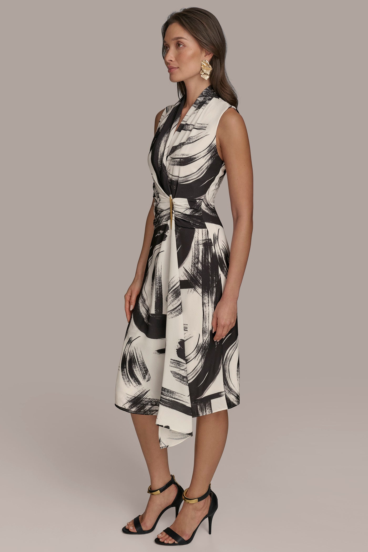 SIDE BAR A LINE DRESS VIEW 3 | Valentine's Day Shop SIDE BAR A LINE DRESS VIEW 3 | Valentine's Day Shop