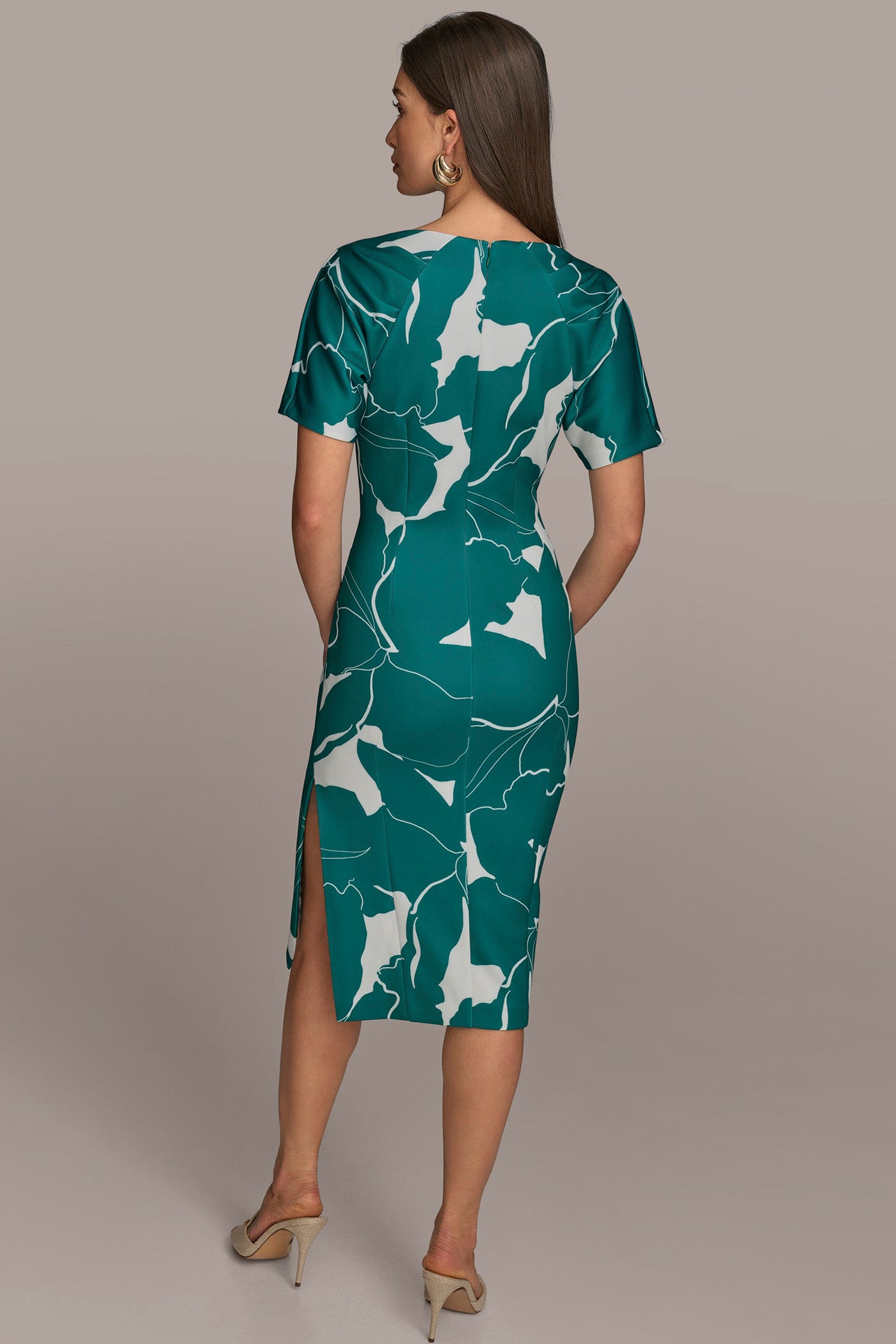 SHORT SLEEVE SCUBA MIDI SHEATH | View 2 | Clothing SHORT SLEEVE SCUBA MIDI SHEATH | View 2 | Clothing