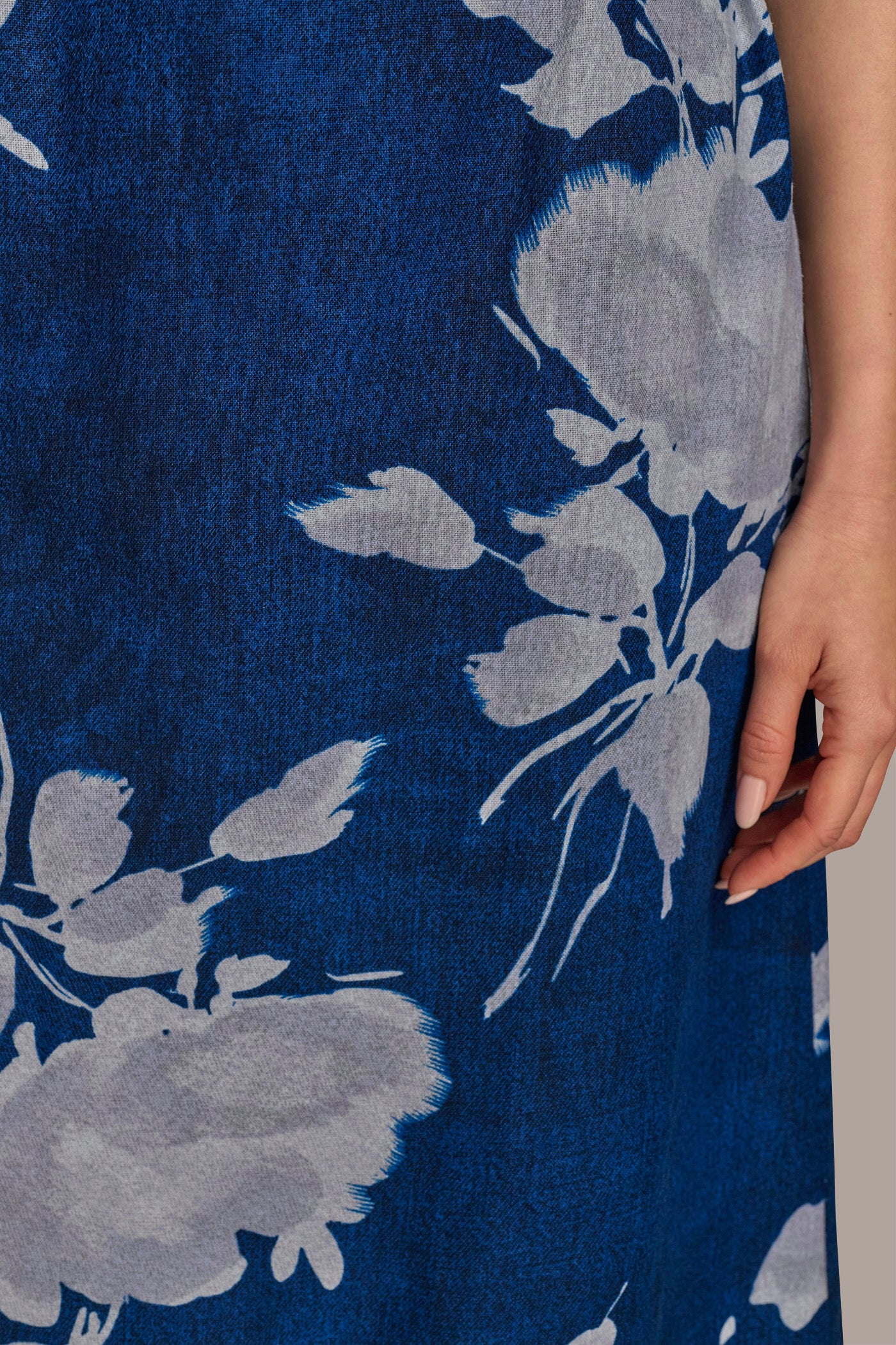 FLORAL MOCK NECK SHIFT DRESS VIEW 7 | SALE FLORAL MOCK NECK SHIFT DRESS VIEW 7 | SALE
