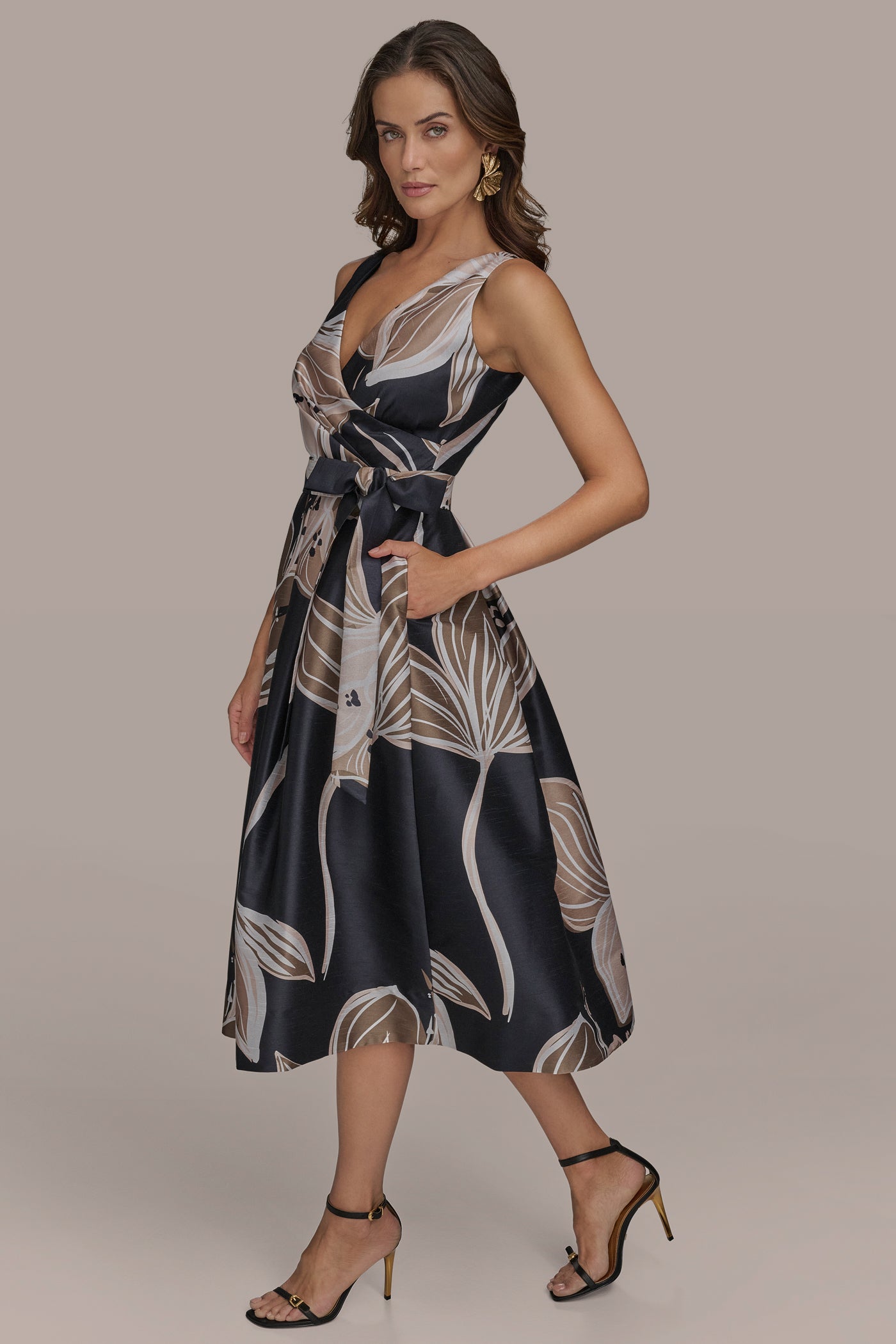 FLORAL FIT AND FLARE COCKTAIL DRESS VIEW 3 FLORAL FIT AND FLARE COCKTAIL DRESS VIEW 3