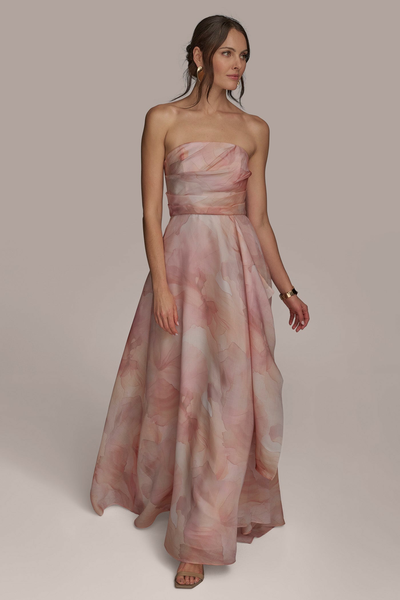 STRAPLESS DRAPED ORGANZA BALL GOWN | View 1 | Ball Gowns STRAPLESS DRAPED ORGANZA BALL GOWN | View 1 | Ball Gowns