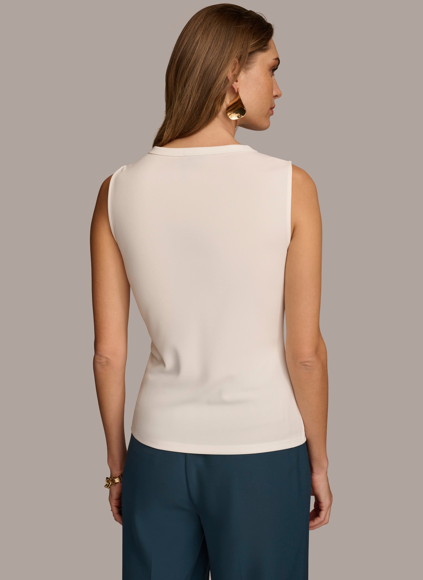 SLEEVELESS KNIT TOP WITH BUTTON DETAIL | View 2 | Sale Tops and Sweaters SLEEVELESS KNIT TOP WITH BUTTON DETAIL | View 2 | Sale Tops and Sweaters