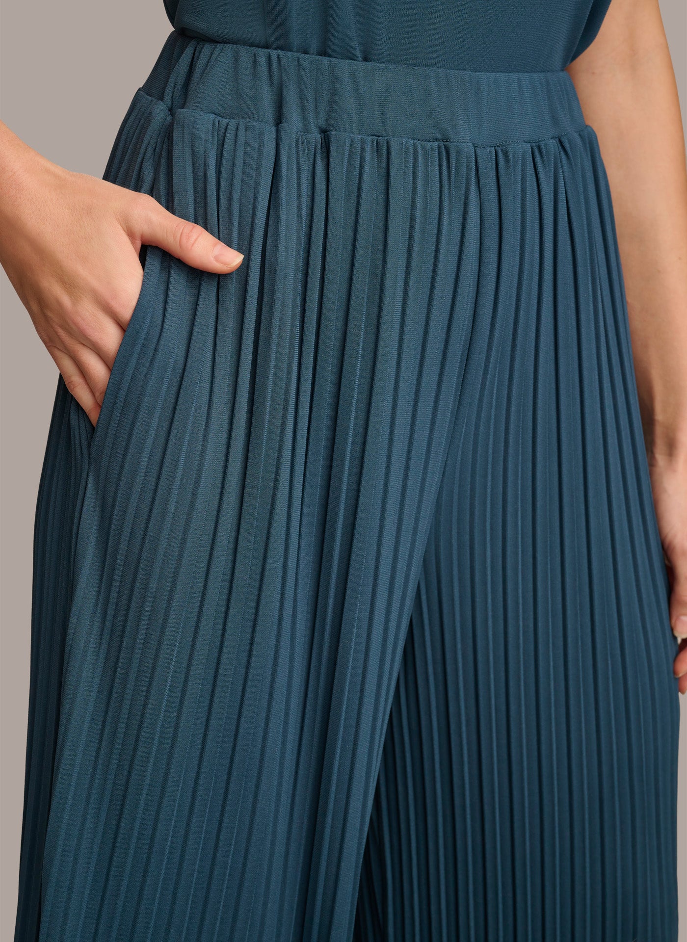 PULL ON PANT VIEW 4 PULL ON PANT VIEW 4