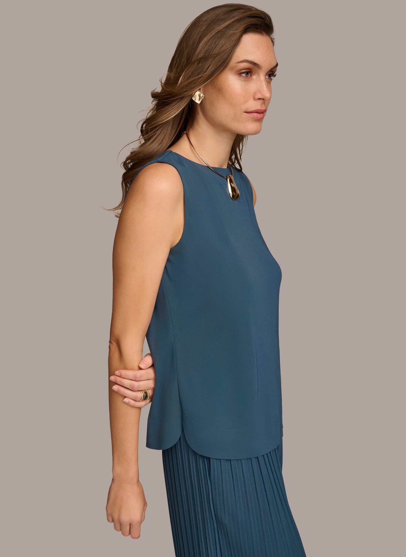 SLEEVELESS LAYERING KNIT | View 2 | Sale Tops and Sweaters SLEEVELESS LAYERING KNIT | View 2 | Sale Tops and Sweaters