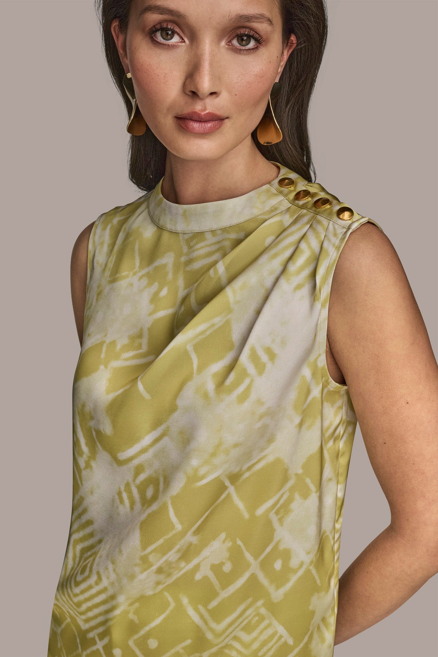 BUTTON-EMBELLISHED SHOULDER TOP VIEW 5 | Tops BUTTON-EMBELLISHED SHOULDER TOP VIEW 5 | Tops