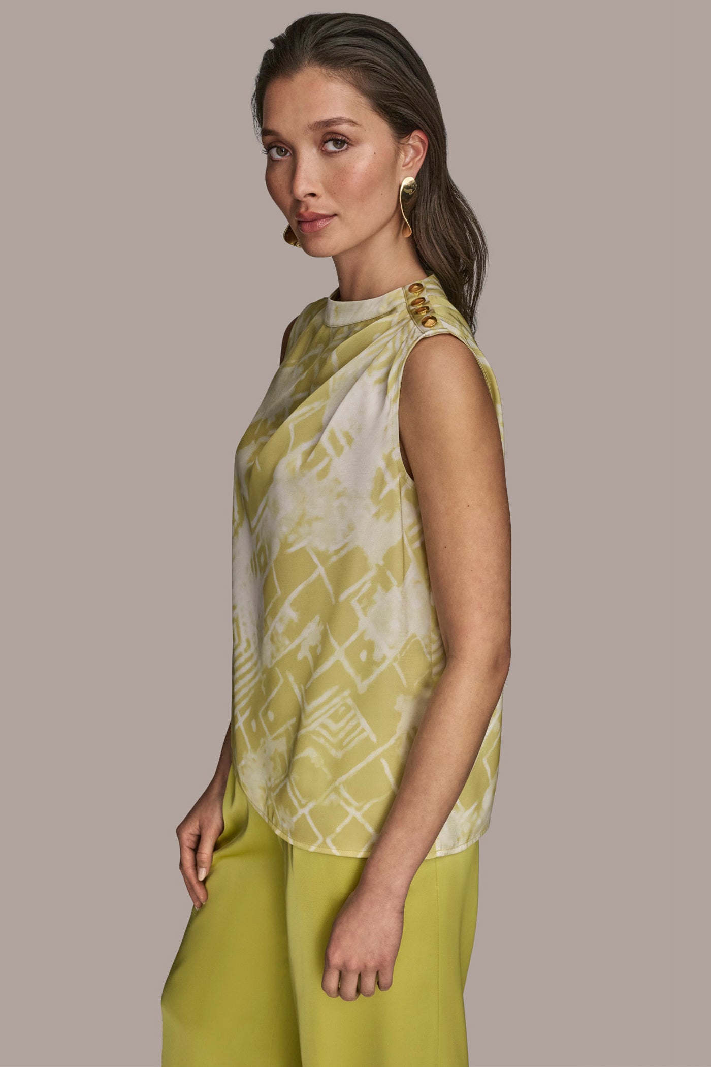BUTTON-EMBELLISHED SHOULDER TOP VIEW 3 | Tops BUTTON-EMBELLISHED SHOULDER TOP VIEW 3 | Tops