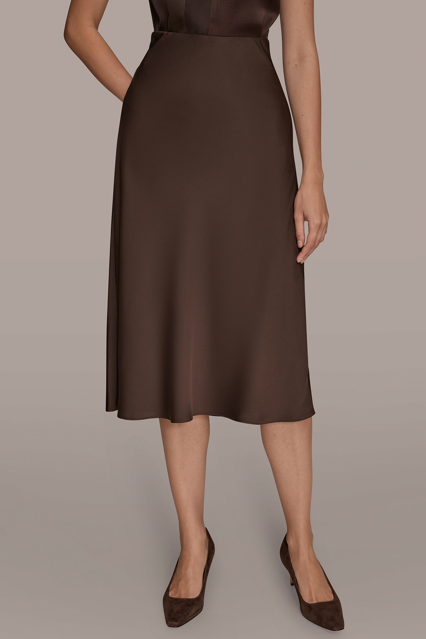 SATIN MIDI SKIRT | View 1 | Skirts SATIN MIDI SKIRT | View 1 | Skirts