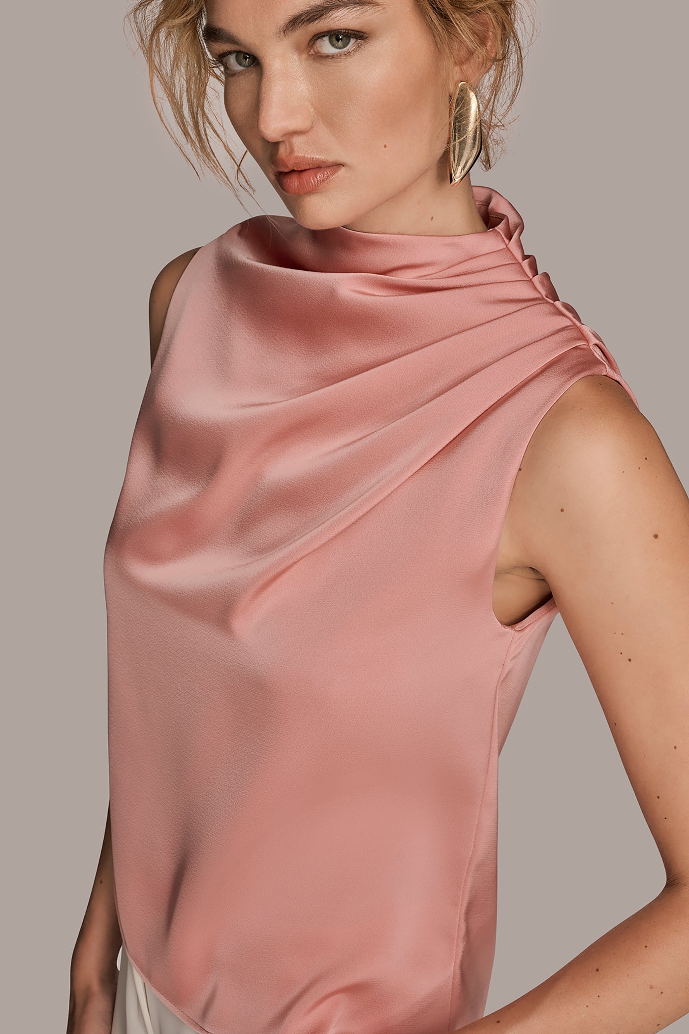 GATHERED SHOULDER TOP VIEW 5 | SALE GATHERED SHOULDER TOP VIEW 5 | SALE