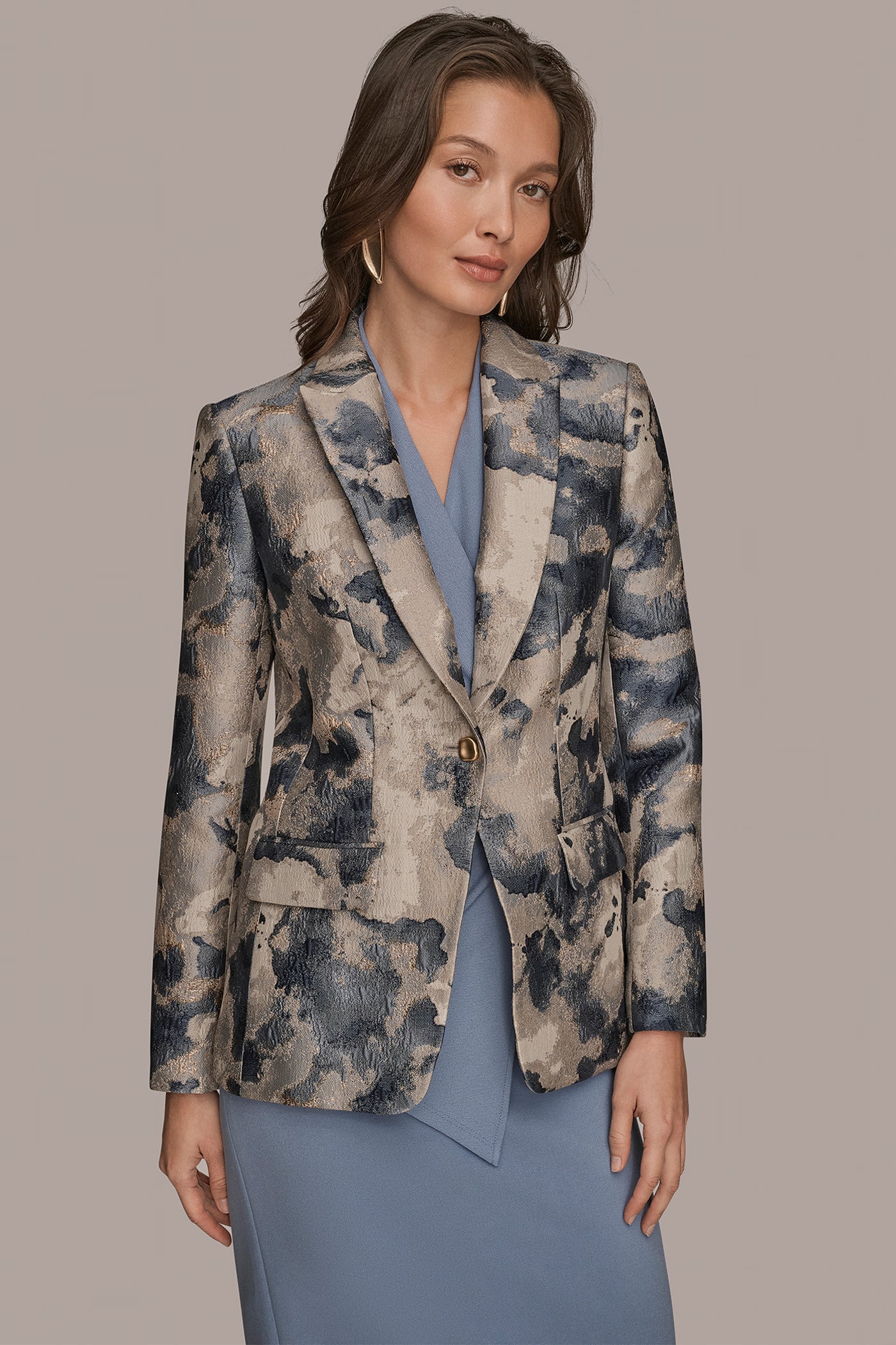 ONE BUTTON JACKET | View 1 | All That Shimmers ONE BUTTON JACKET | View 1 | All That Shimmers