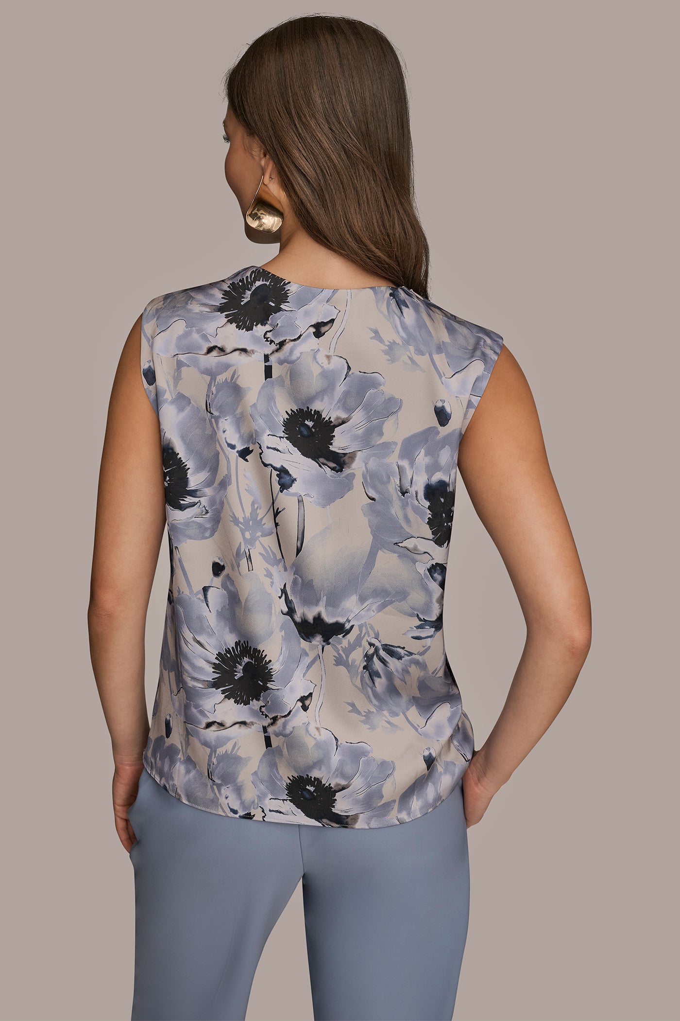 GATHERED SHOULDER SLEEVELESS BLOUSE | View 2 | Tops GATHERED SHOULDER SLEEVELESS BLOUSE | View 2 | Tops