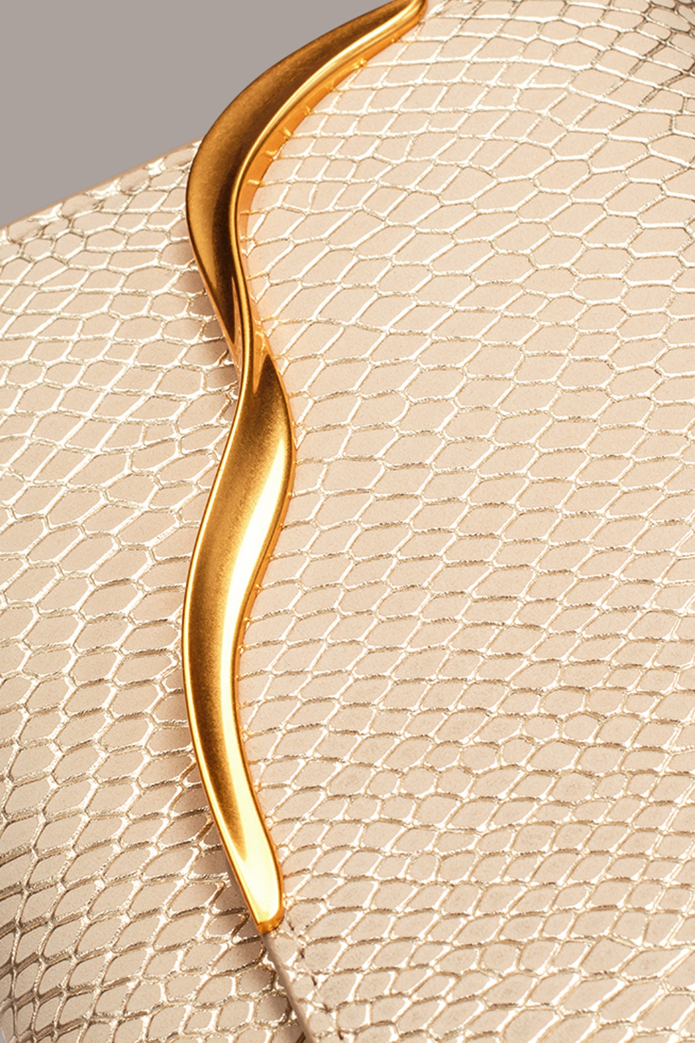 MALVERNE WRISTLET VIEW 4