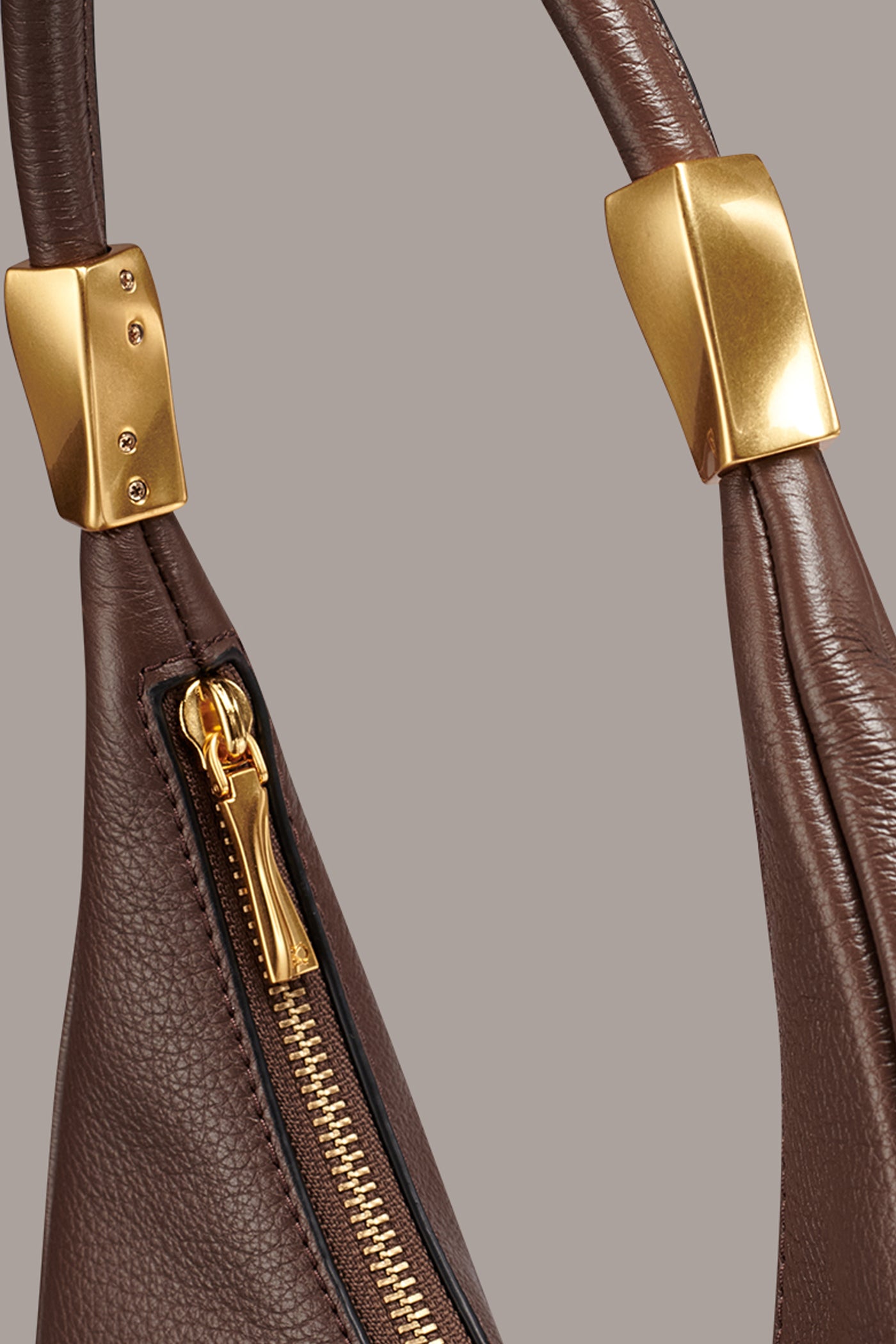 QUOGUE LEATHER SHOULDER BAG VIEW 4