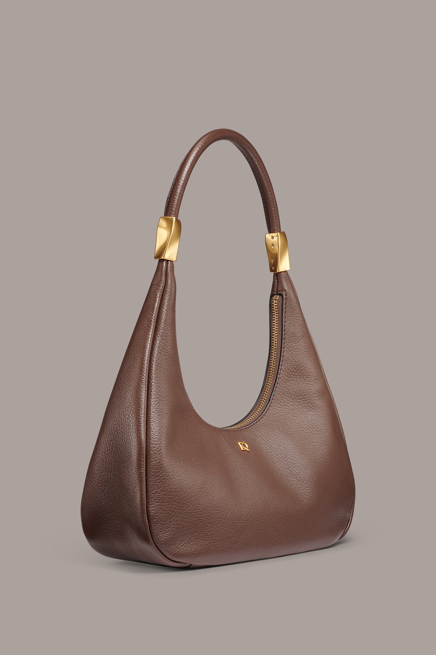 QUOGUE LEATHER SHOULDER BAG VIEW 2