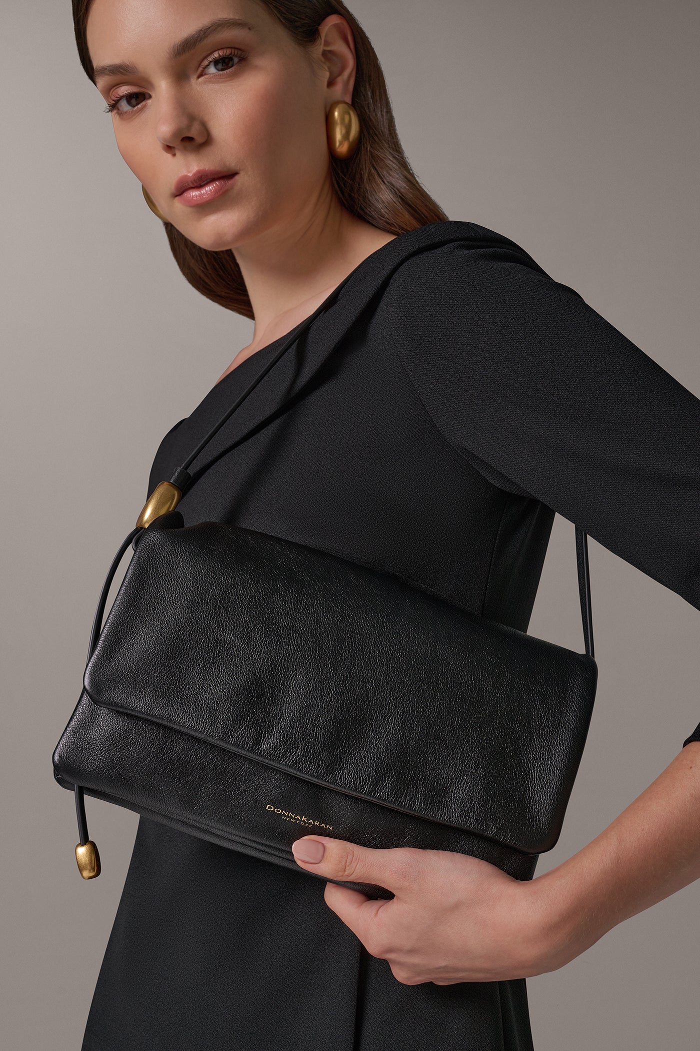VELVET LEATHER FLAP SHOULDER BAG VIEW 2