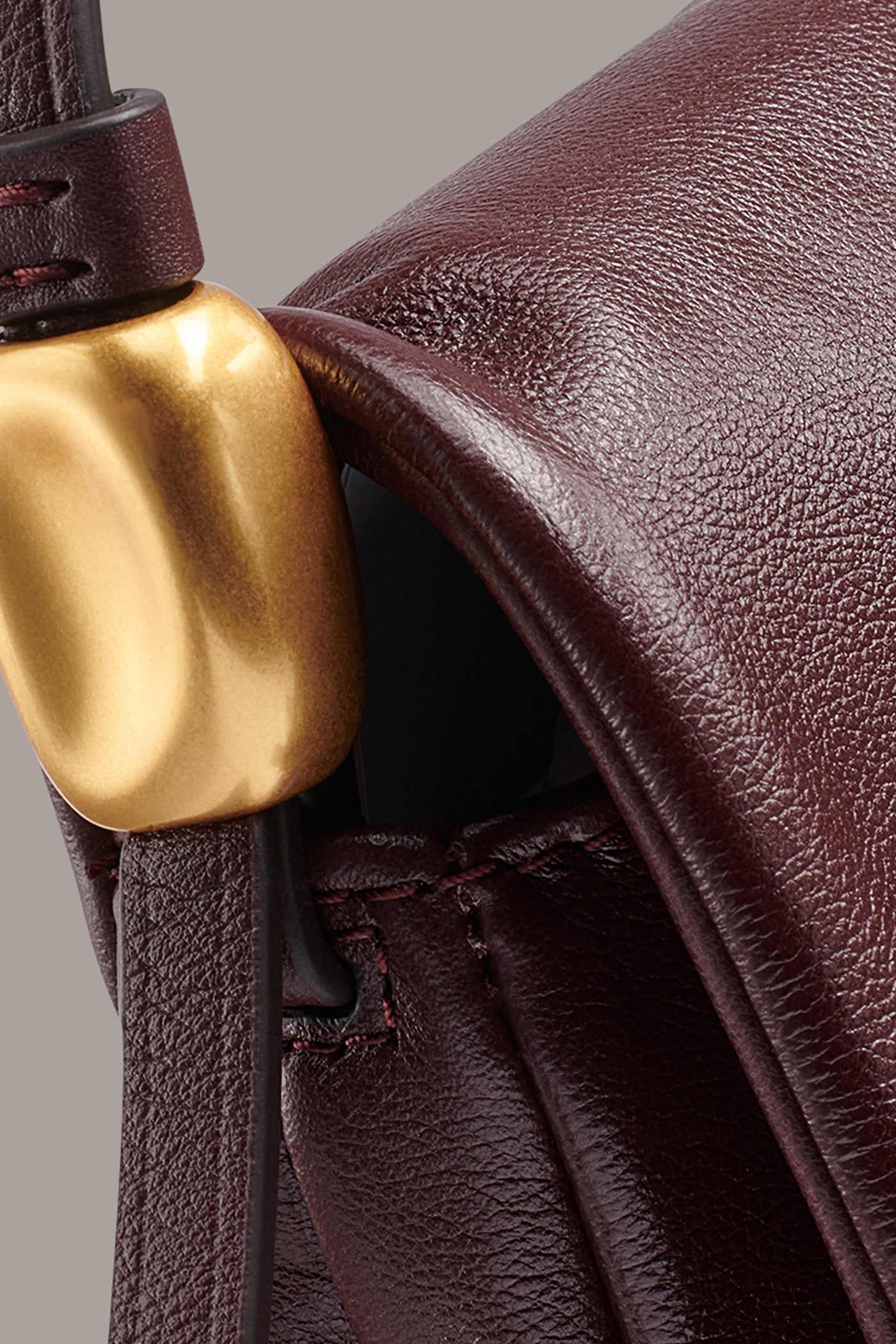 VELVET LEATHER FLAP SHOULDER BAG VIEW 5