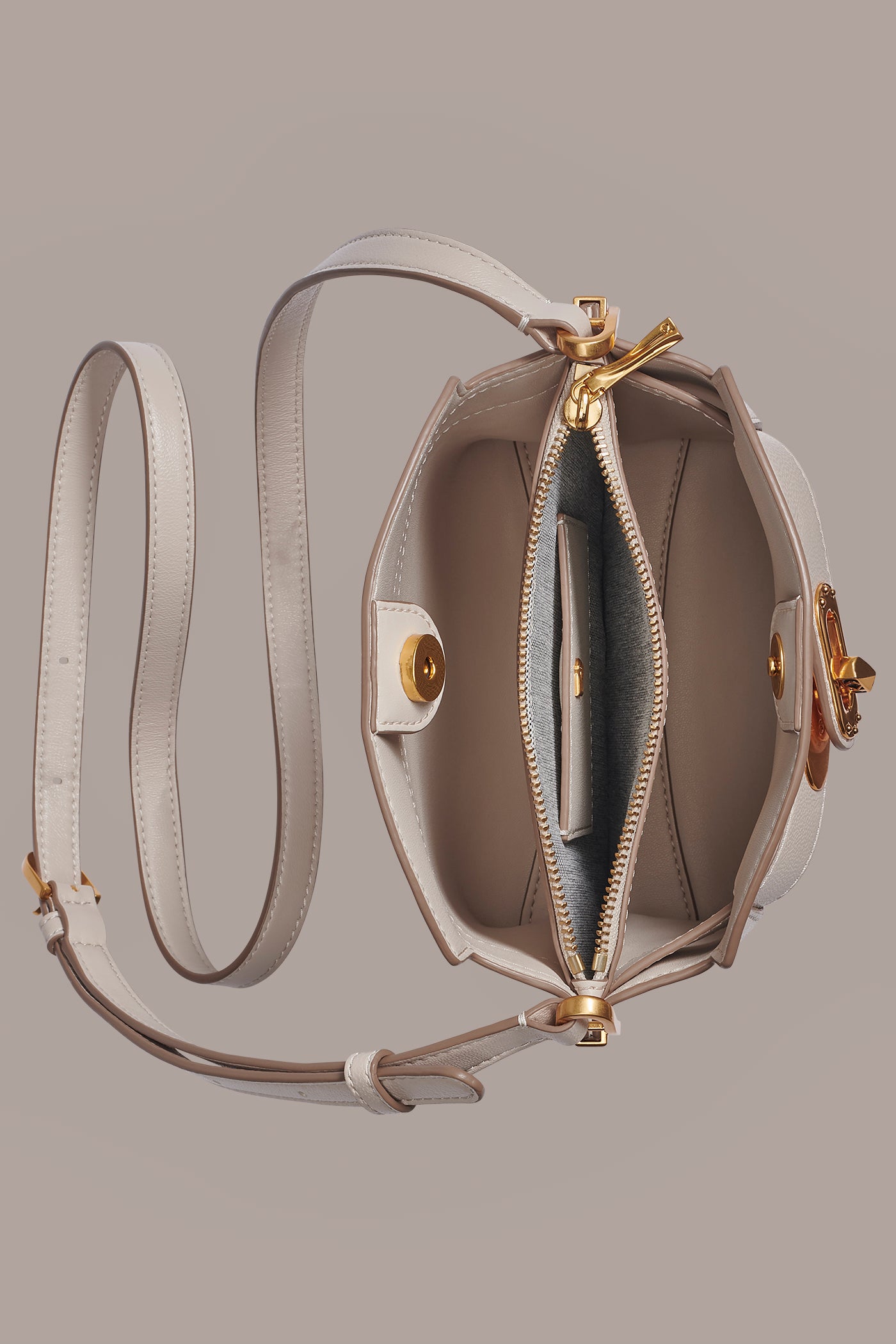 BRIDGEHAMPTON LEATHER CROSSBODY BAG VIEW 5 | Joan Edit