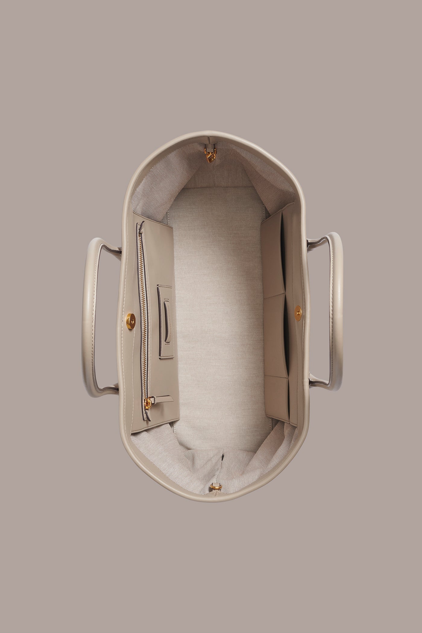 WEEKEND MEDIUM RAFFIA TOTE VIEW 5 | Grace Edit