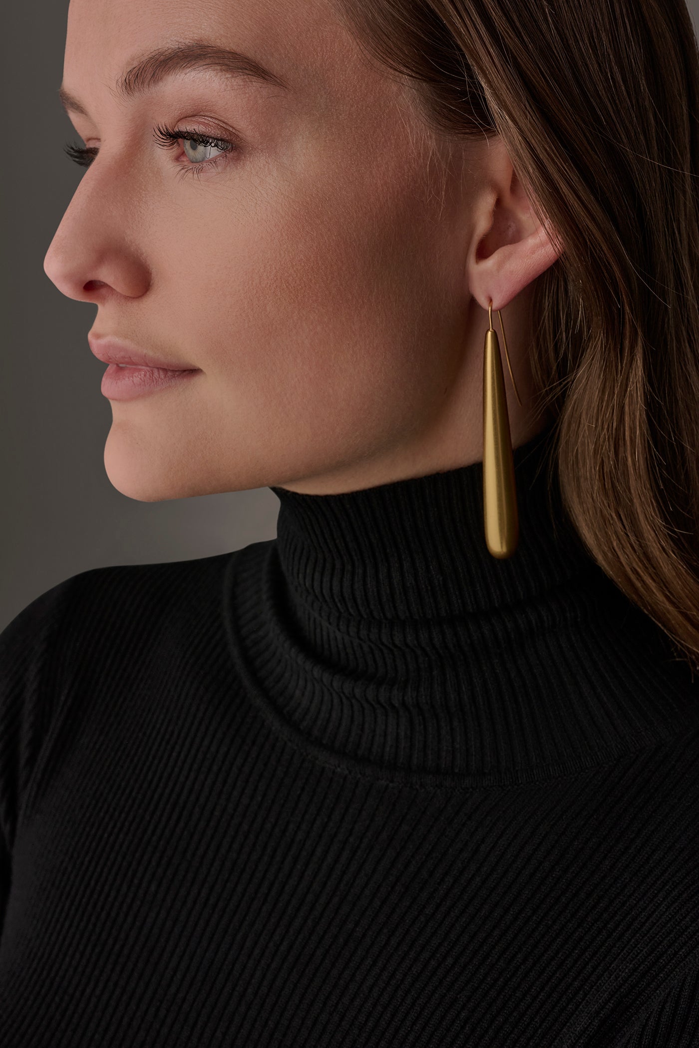 OVERSIZED THREADER EARRINGS | View 2 | Valentine's Day Shop