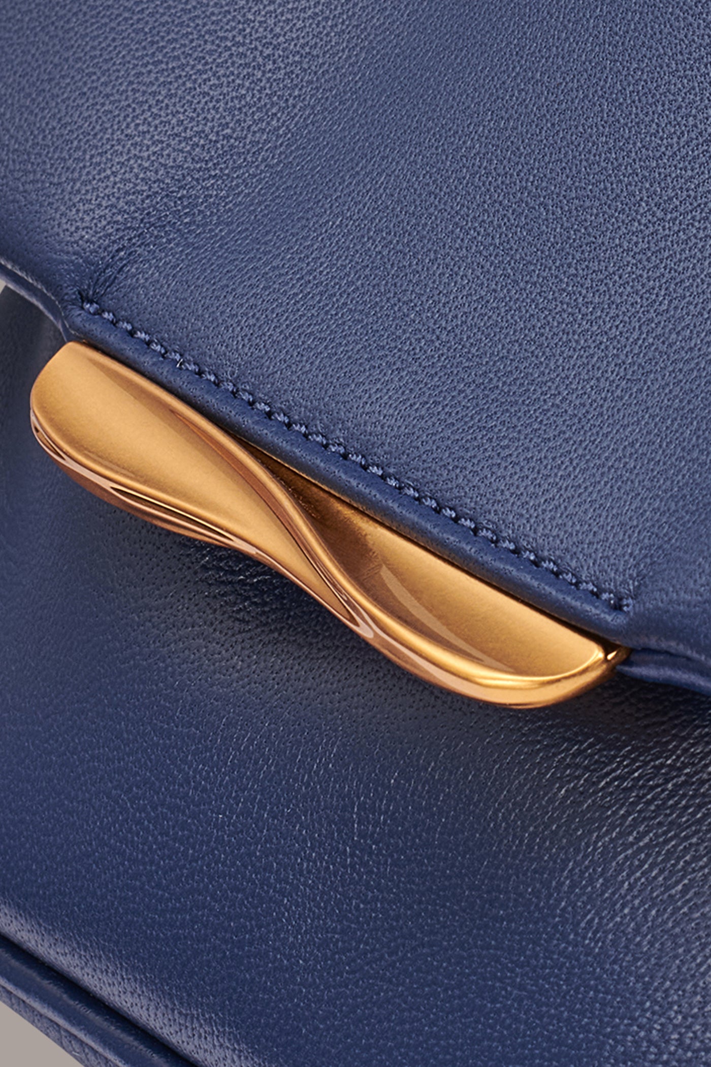 MOHAIR LEATHER CROSSBODY BAG VIEW 4