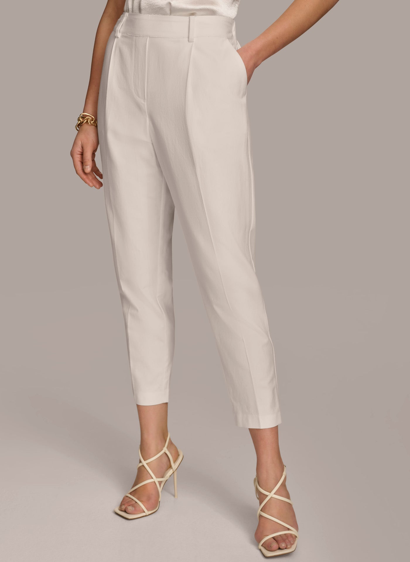 PULL ON TROUSER WITH PLEATS
