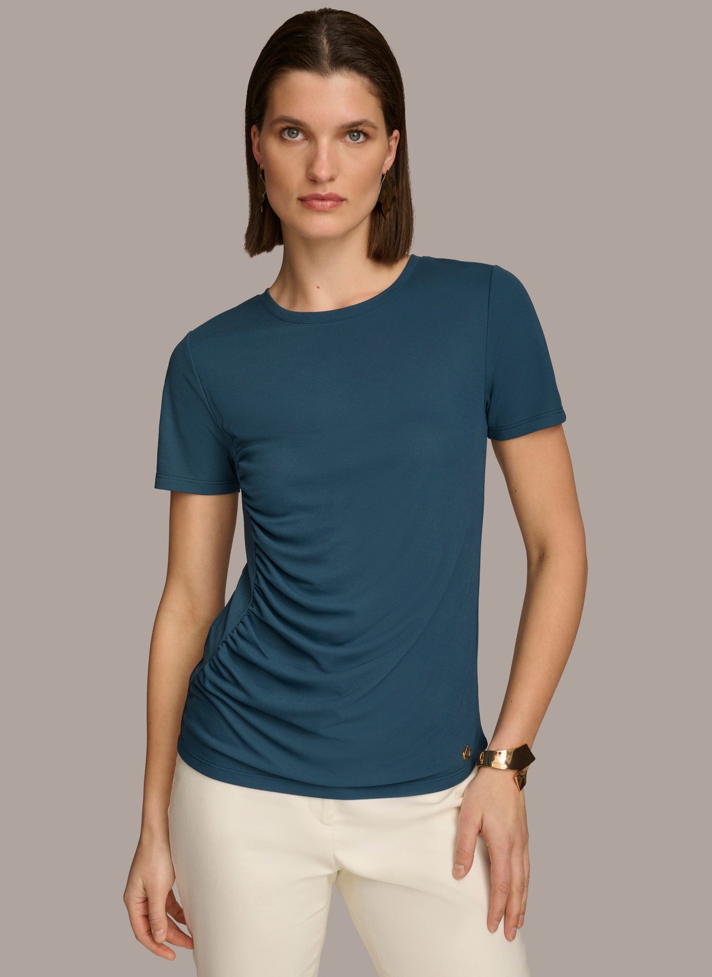 CREW NECK RUCHED TEE