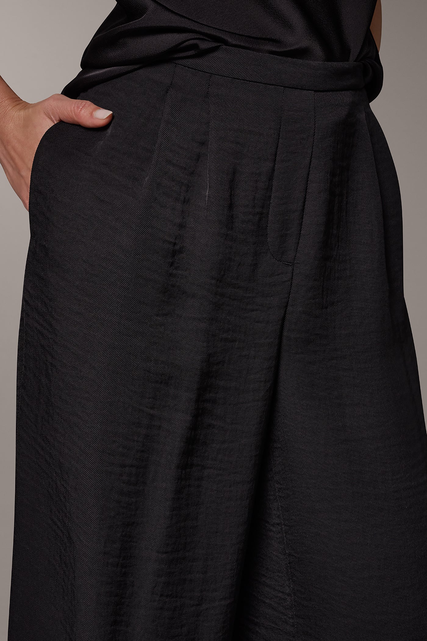 EXTRA HIGH-RISE PLEATED RELAXED PULL-ON PANT VIEW 4 | New clothing